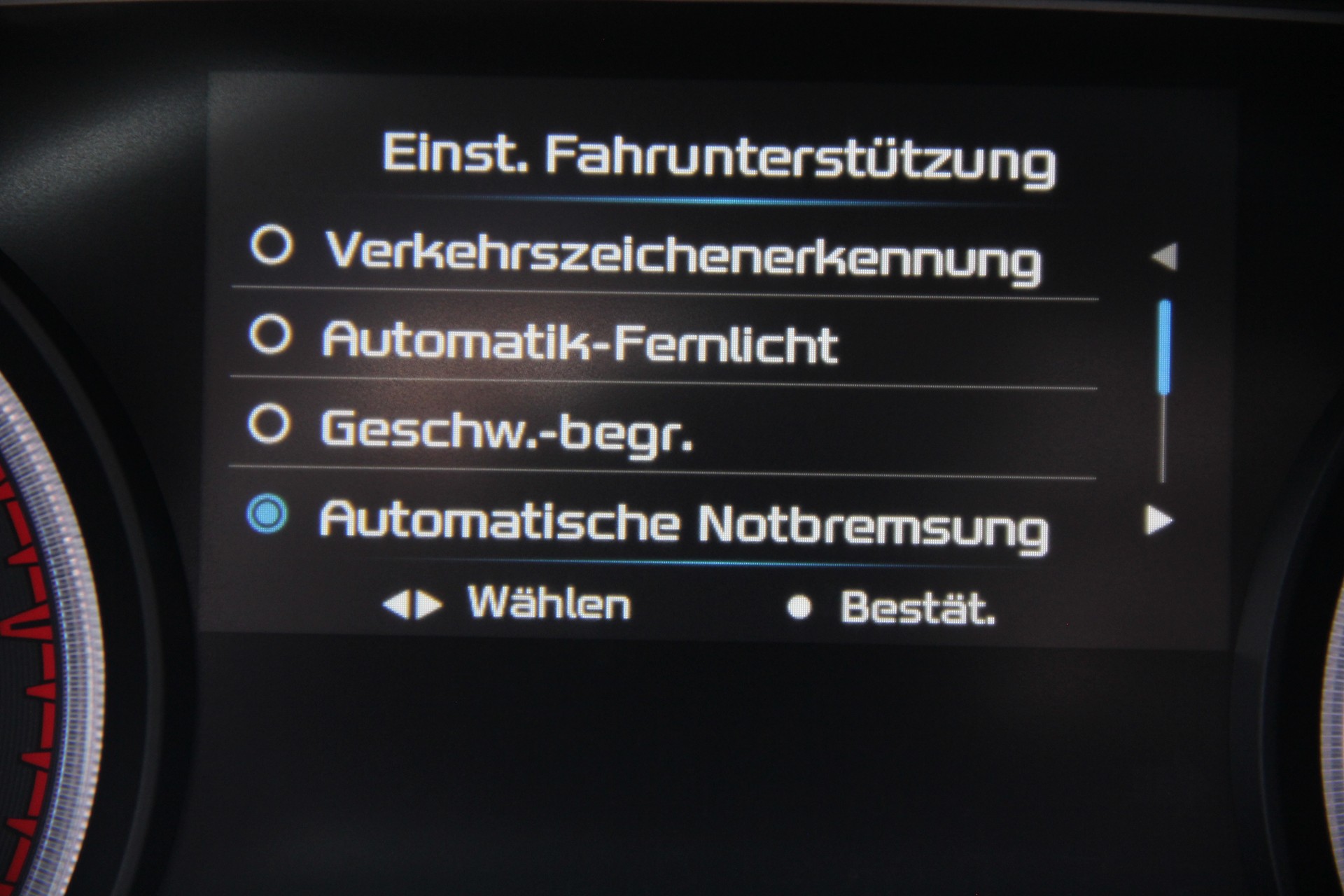 ISUZU D-MAX 1.9 CrewCab N60FF 4x4 AT **V-CROSS-EDITION** **3500kg-ANHÄNGERKUPPLUNG** *ÜBERROLLBÜGEL* *LEDER* 5-JAHRE-GARANTIE-image-12