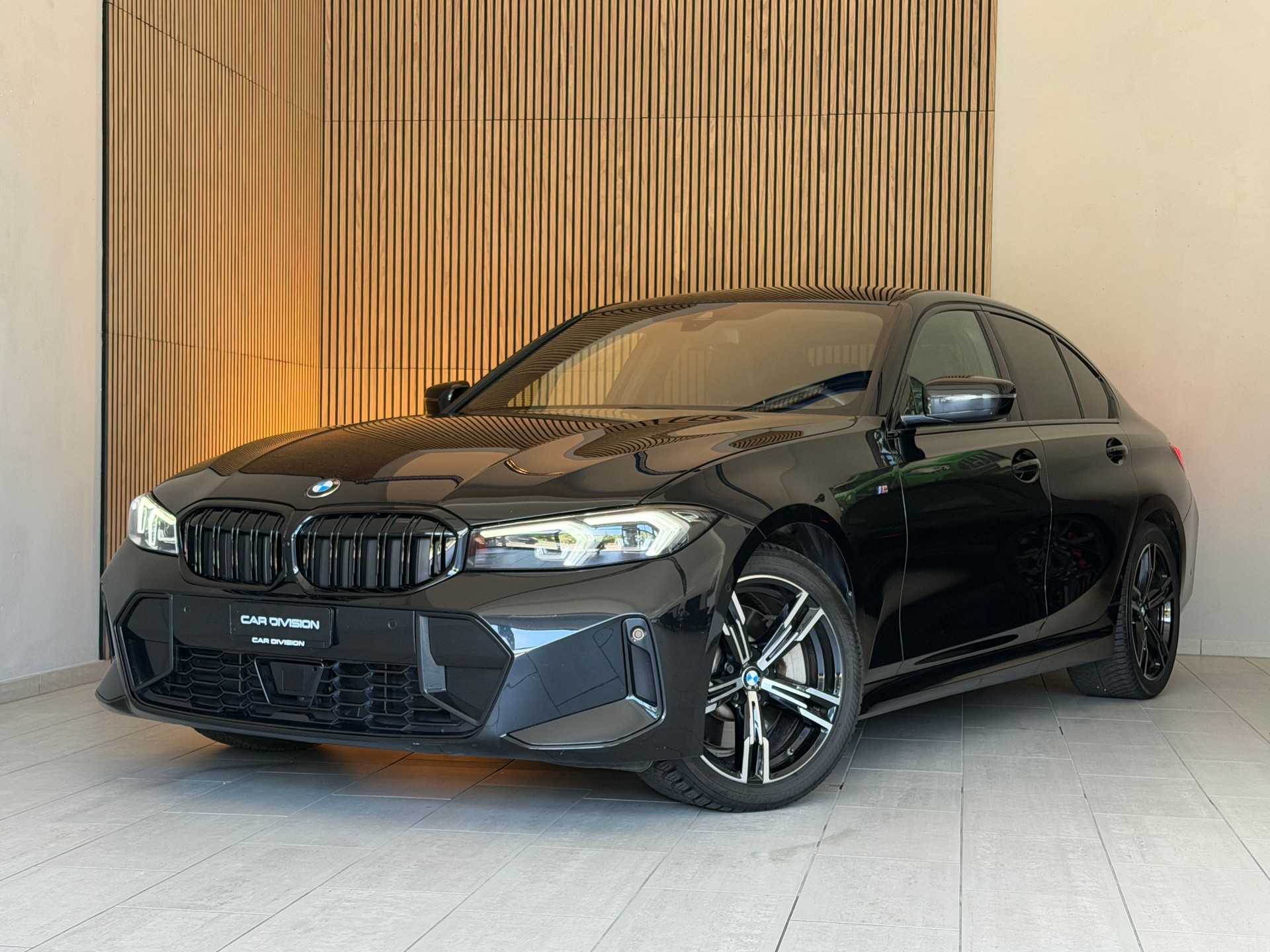 BMW 330d xDrive 48V Steptronic M Sport-image-0