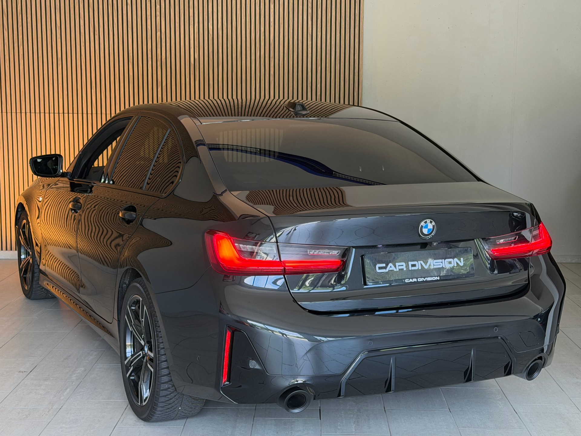 BMW 330d xDrive 48V Steptronic M Sport-image-9