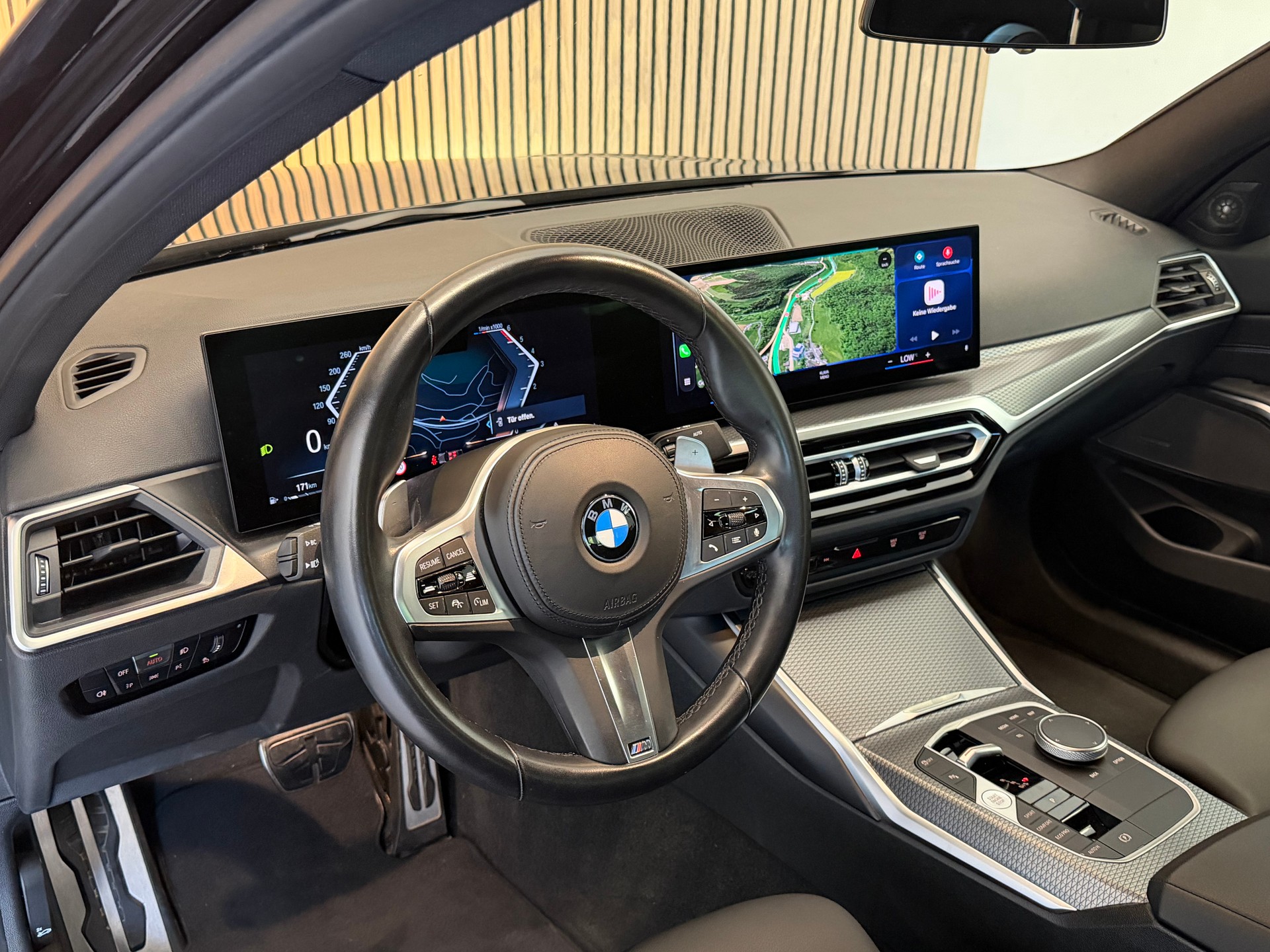 BMW 330d xDrive 48V Steptronic M Sport-image-10