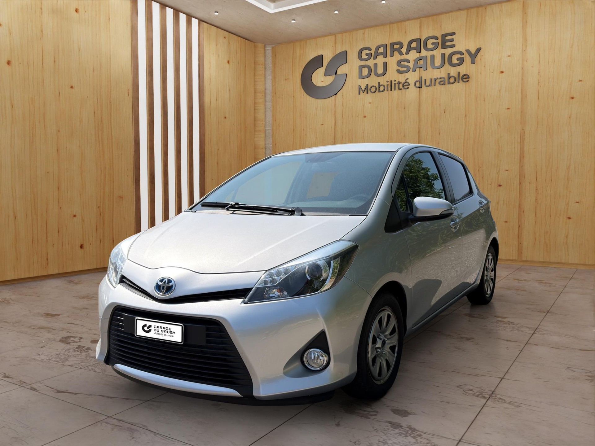 TOYOTA Yaris 1.5 VVT-i HSD Sol Premium-image-0
