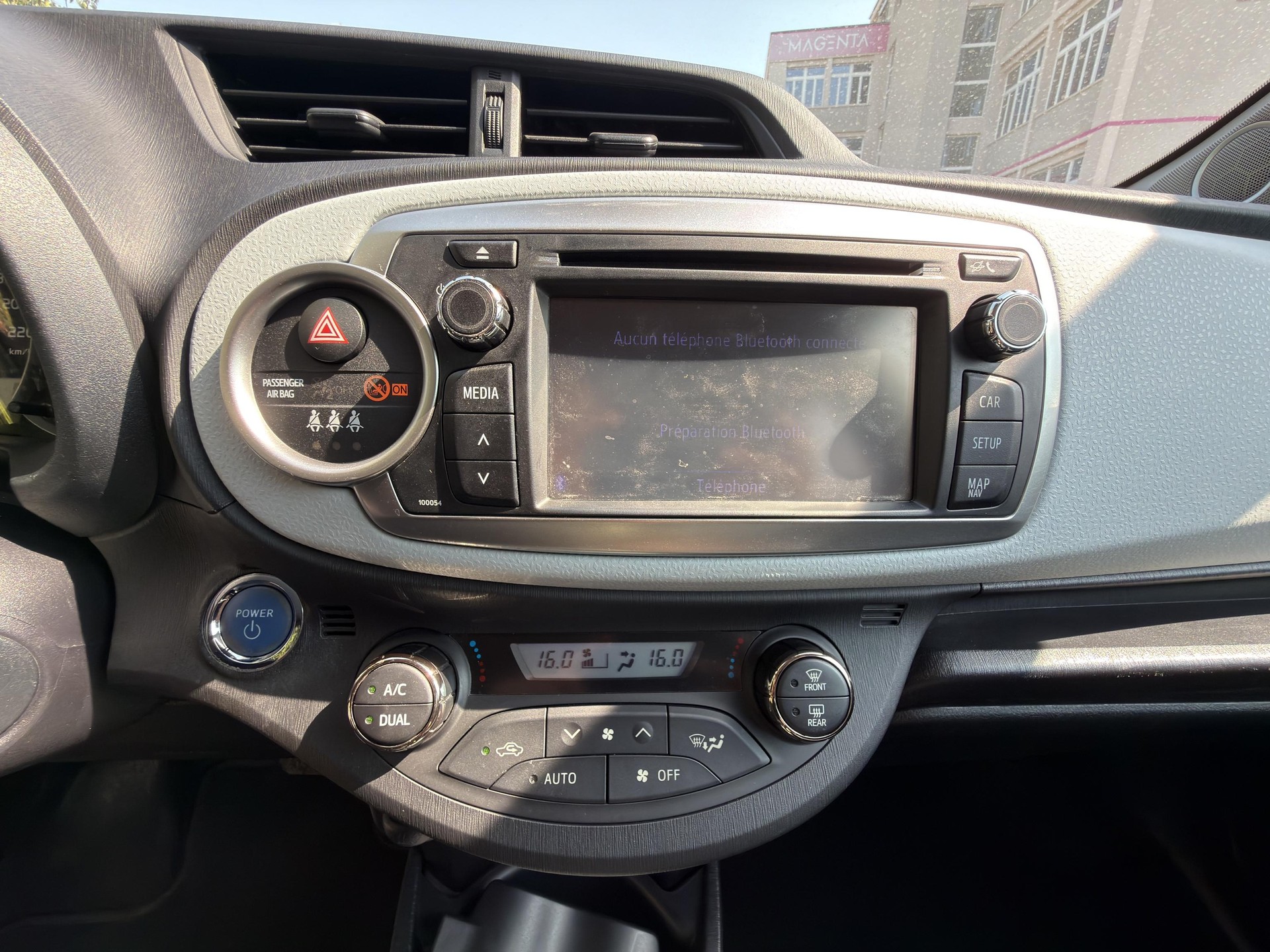 TOYOTA Yaris 1.5 VVT-i HSD Sol Premium-image-13