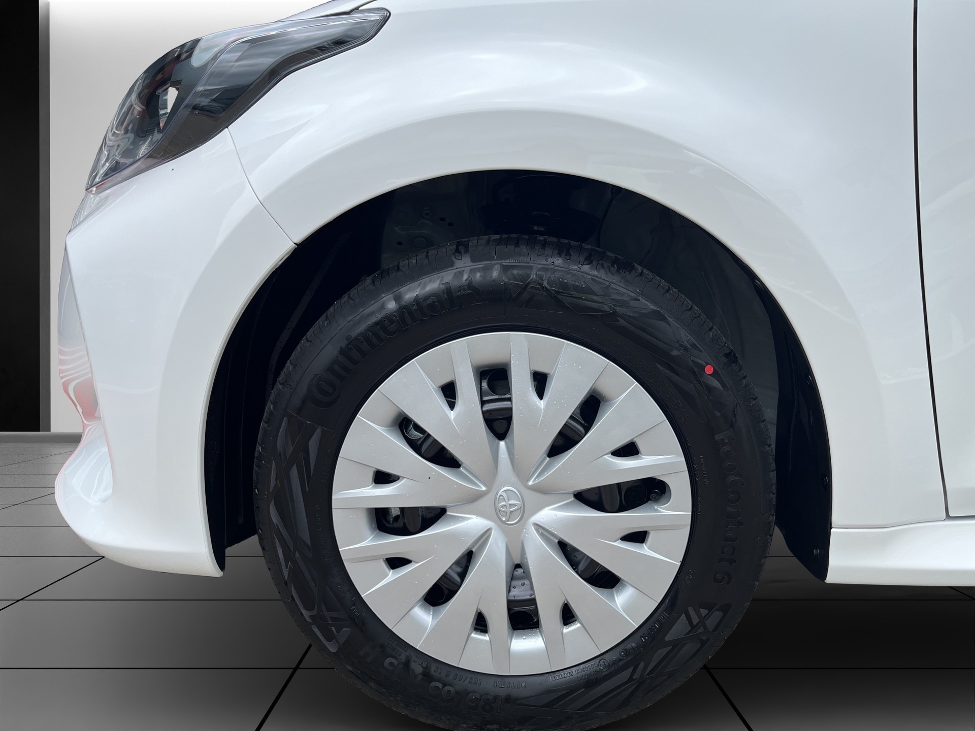 TOYOTA YARIS 1.5 VVT-i HSD Comfort-image-14