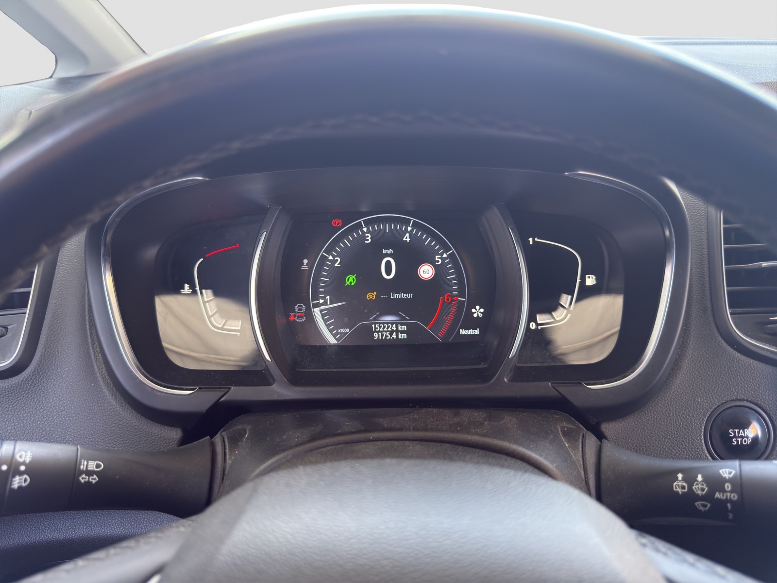 RENAULT Scénic 1.2 16V Turbo Bose-image-9