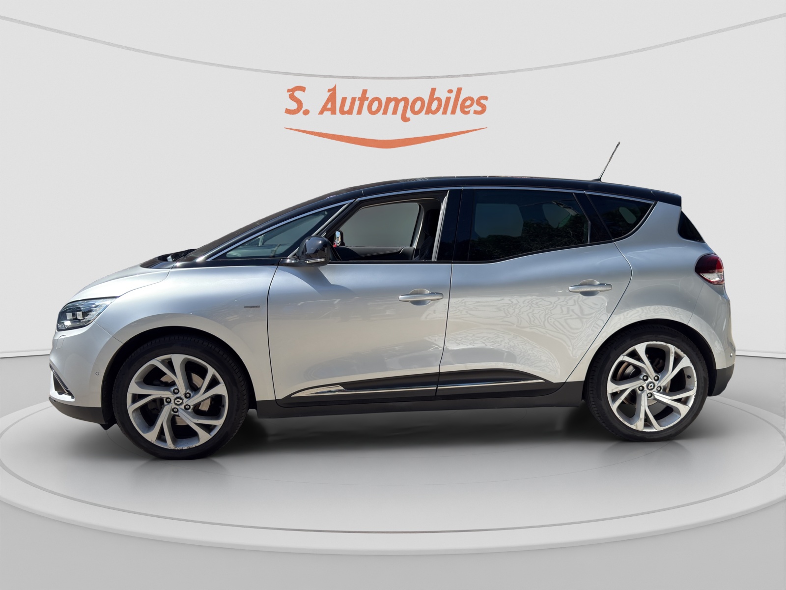 RENAULT Scénic 1.2 16V Turbo Bose-image-2