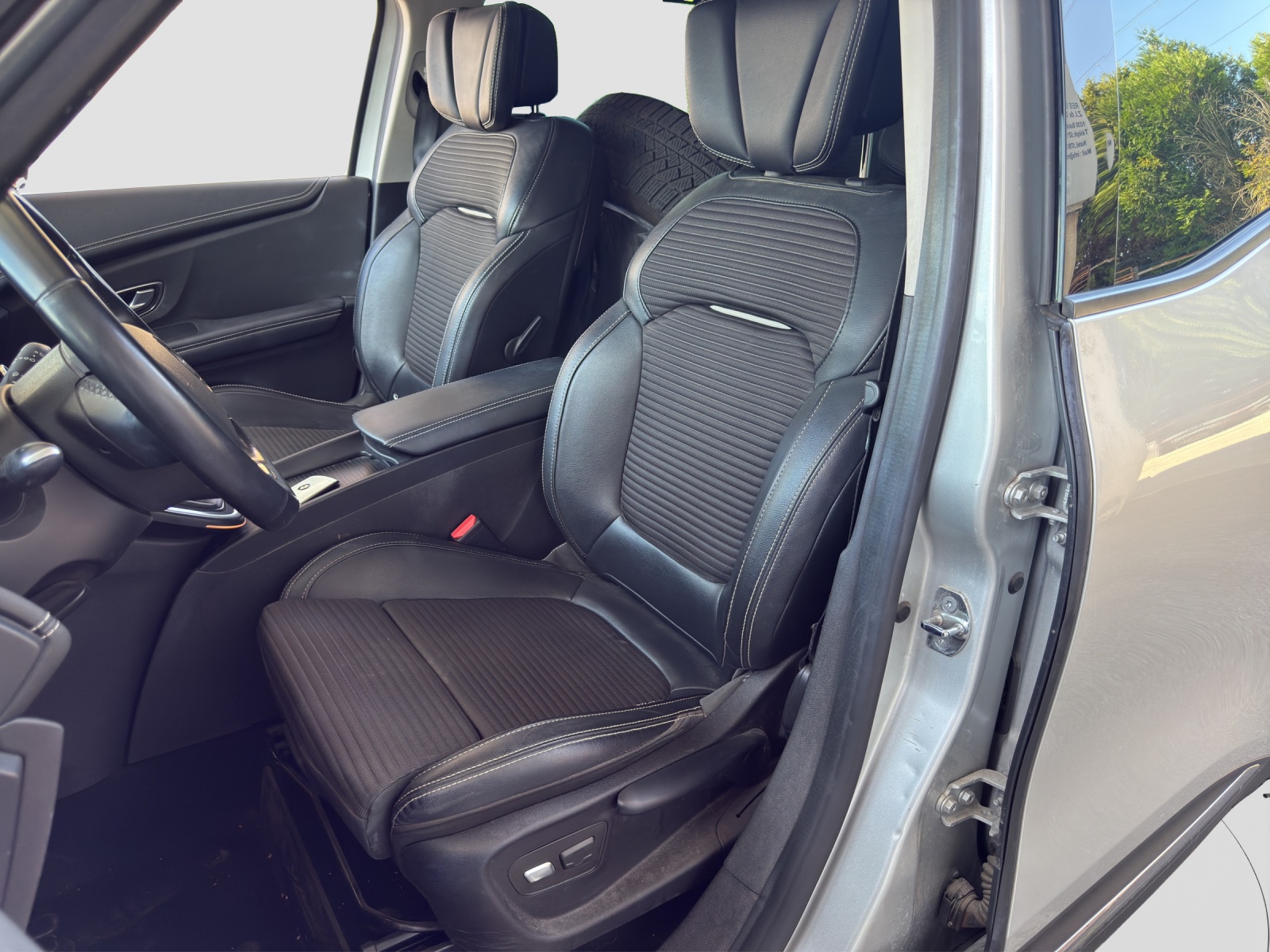 RENAULT Scénic 1.2 16V Turbo Bose-image-10