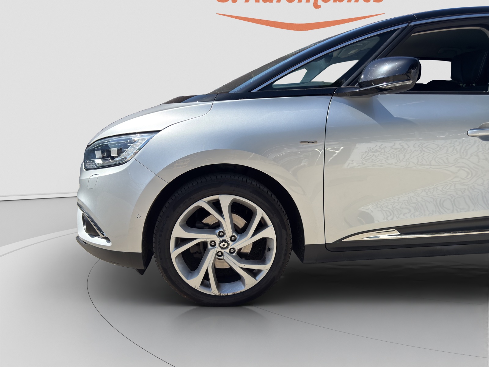 RENAULT Scénic 1.2 16V Turbo Bose-image-15