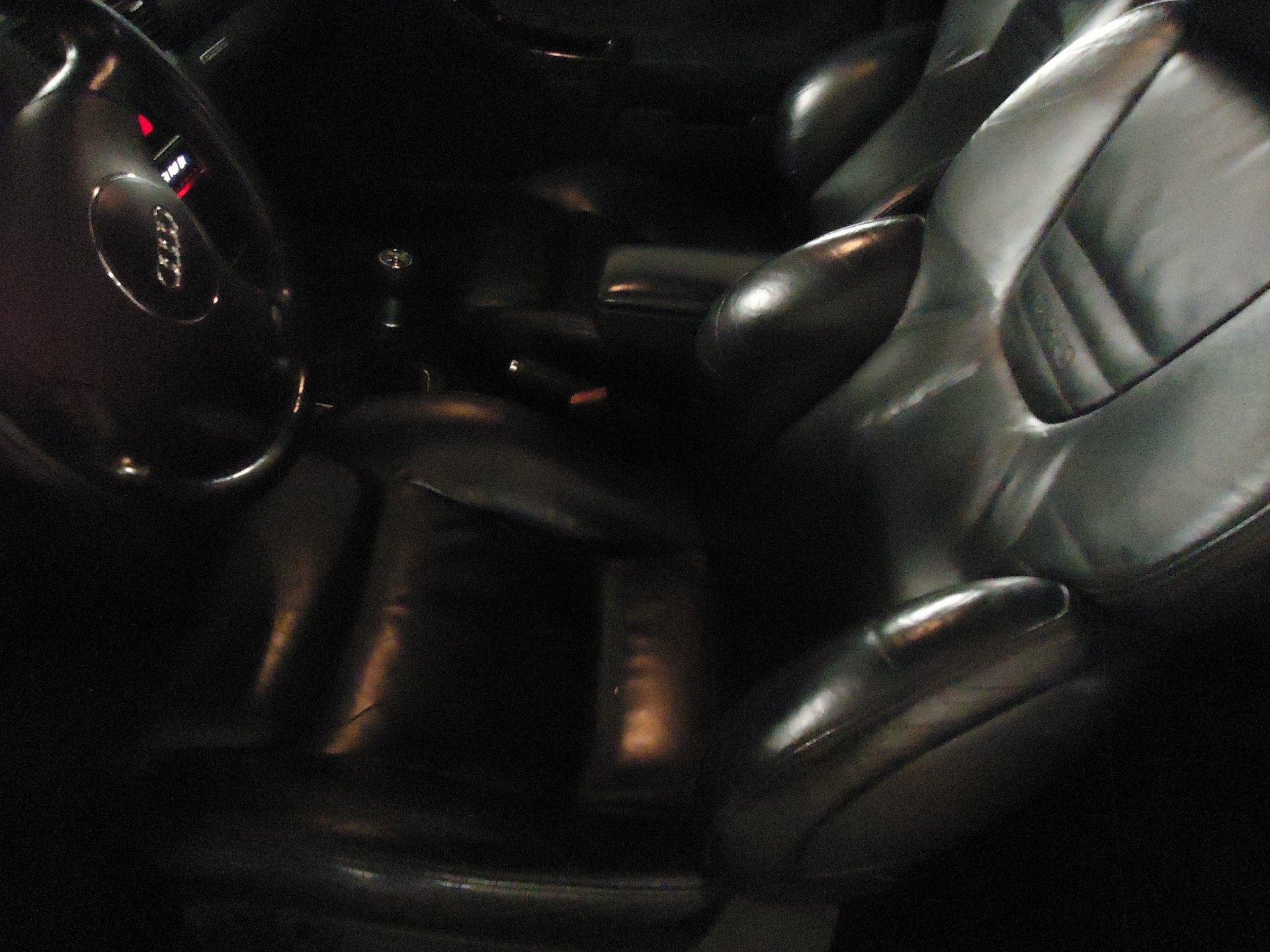 AUDI 1.8 20V Turbo 210 quattro-image-2