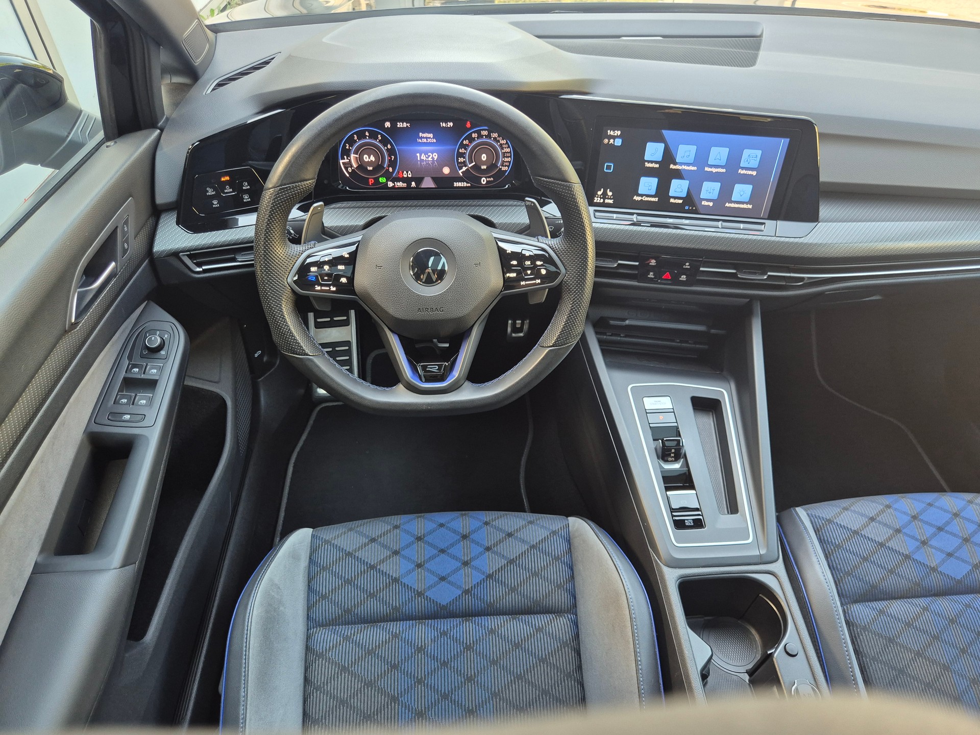 VW Golf 2.0 TSI R DSG 4Motion-image-12