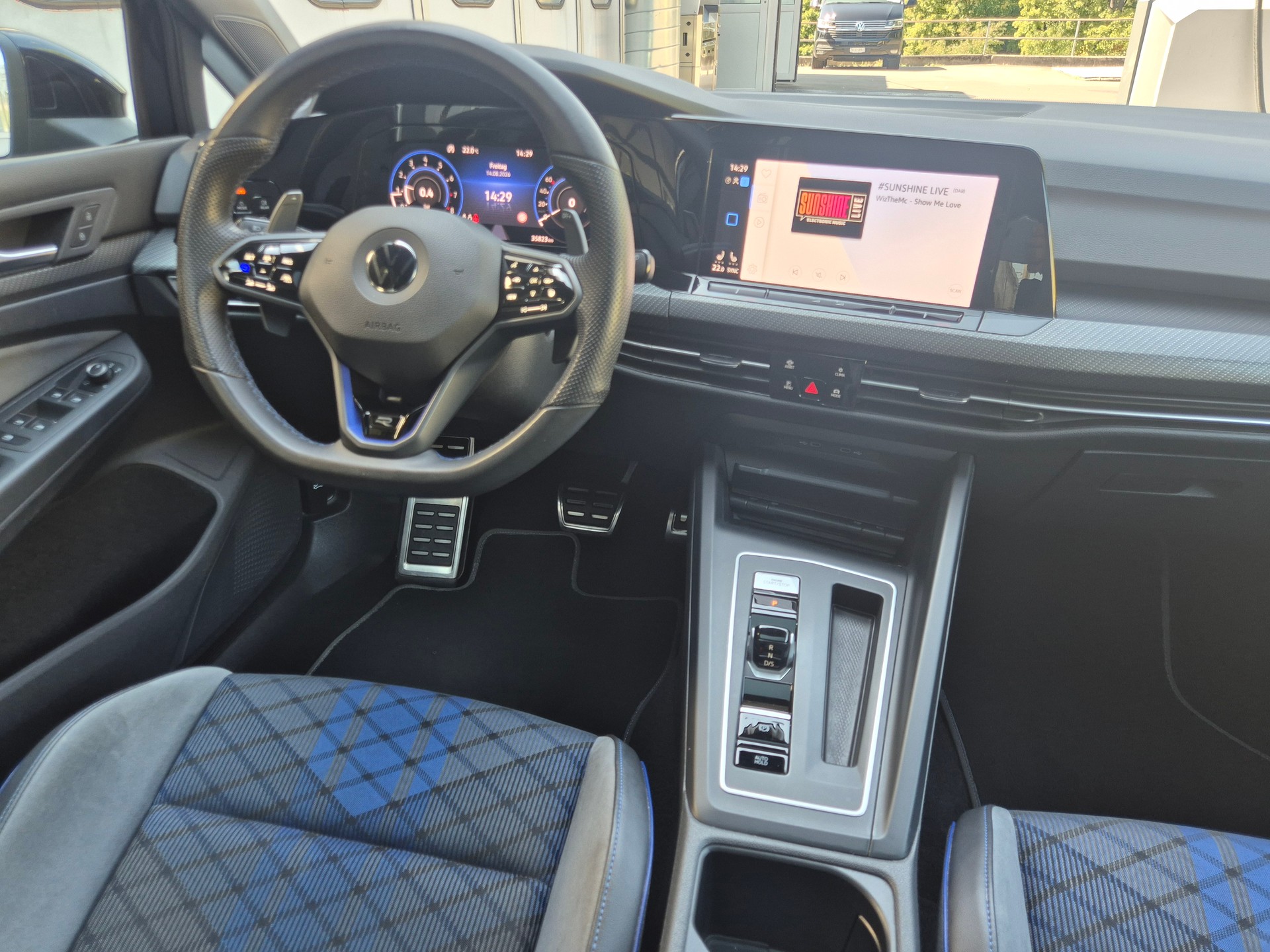 VW Golf 2.0 TSI R DSG 4Motion-image-15