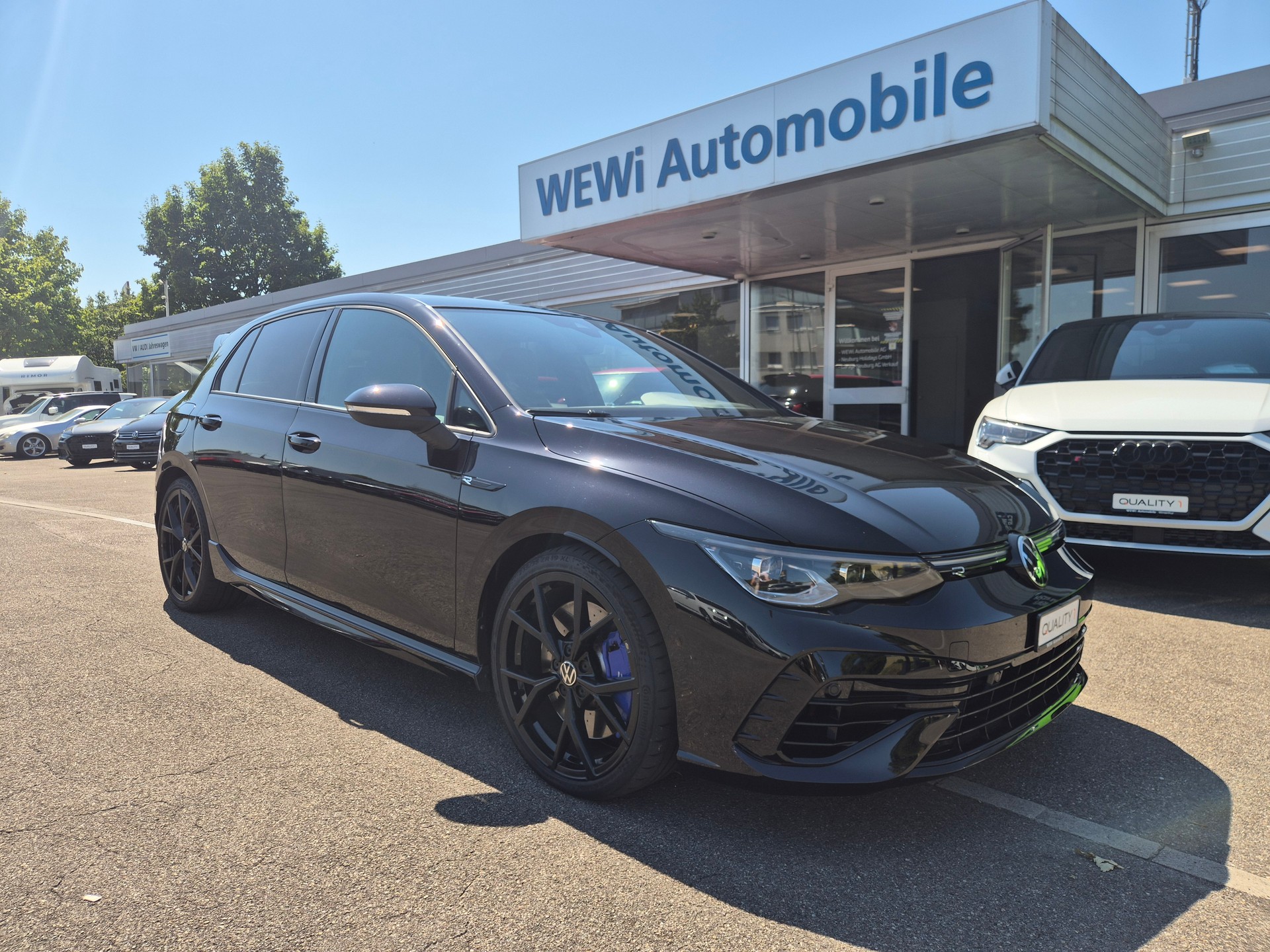 VW Golf 2.0 TSI R DSG 4Motion-image-0