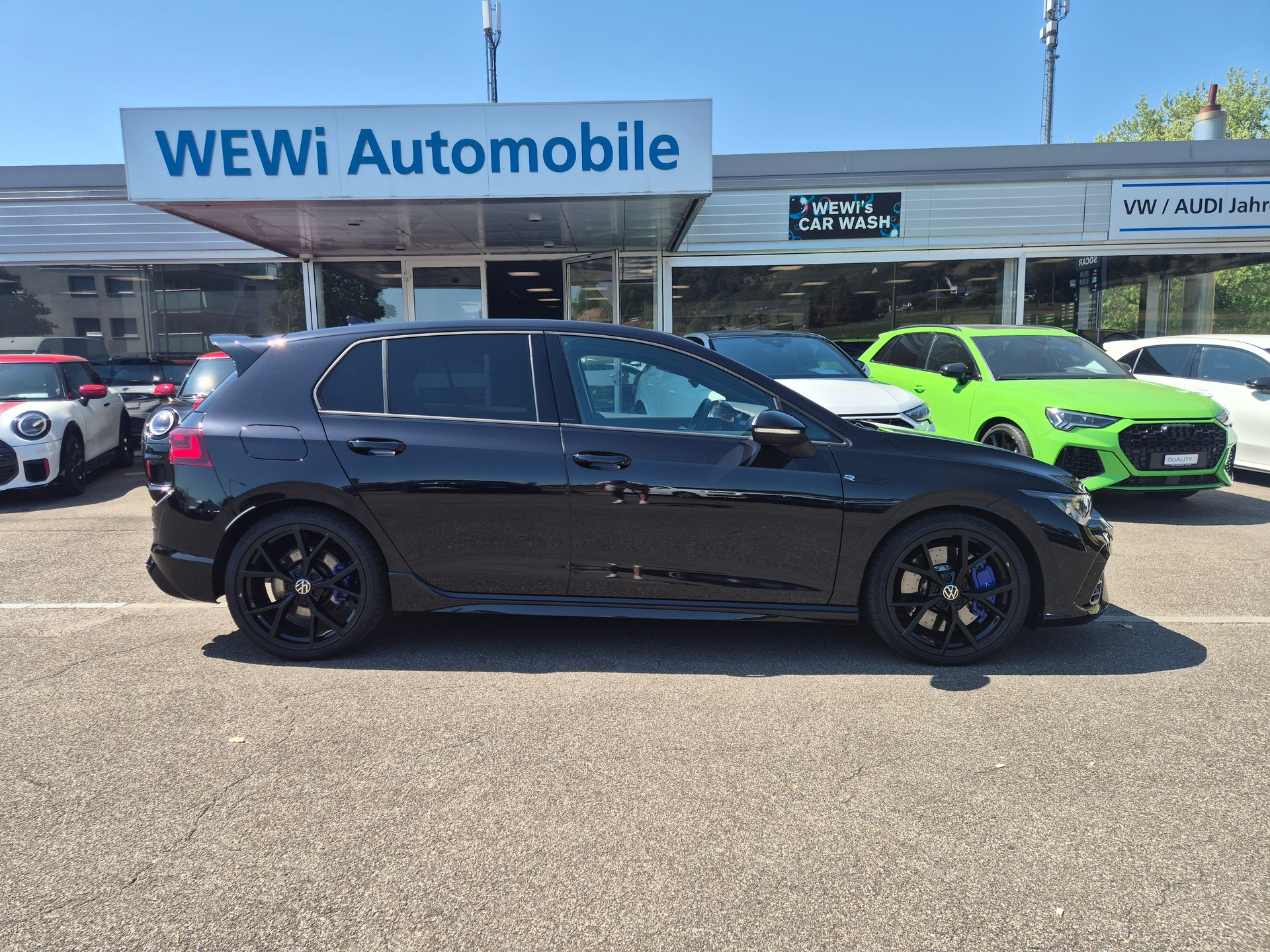 VW Golf 2.0 TSI R DSG 4Motion-image-3
