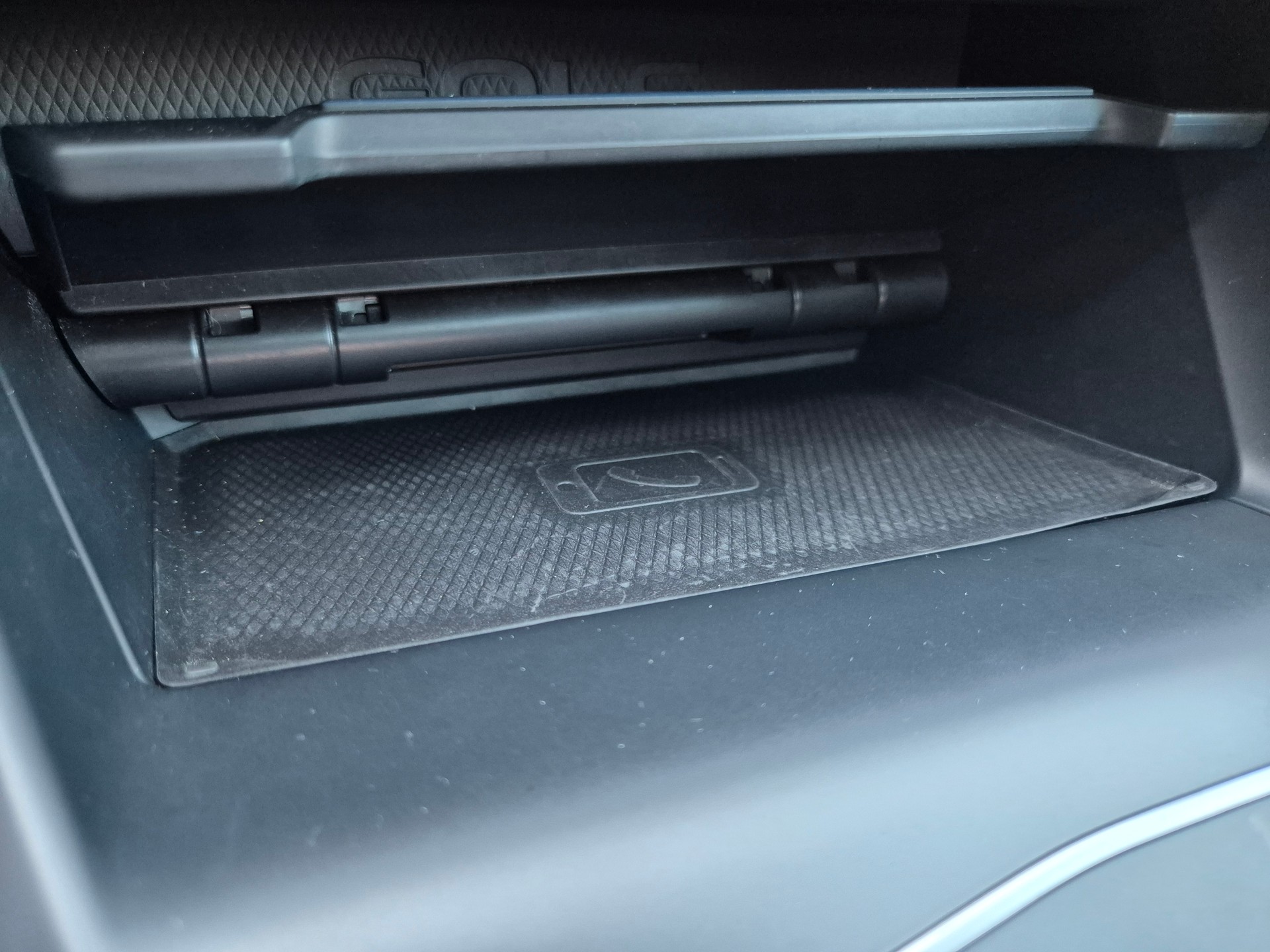 VW Golf 2.0 TSI R DSG 4Motion-image-19