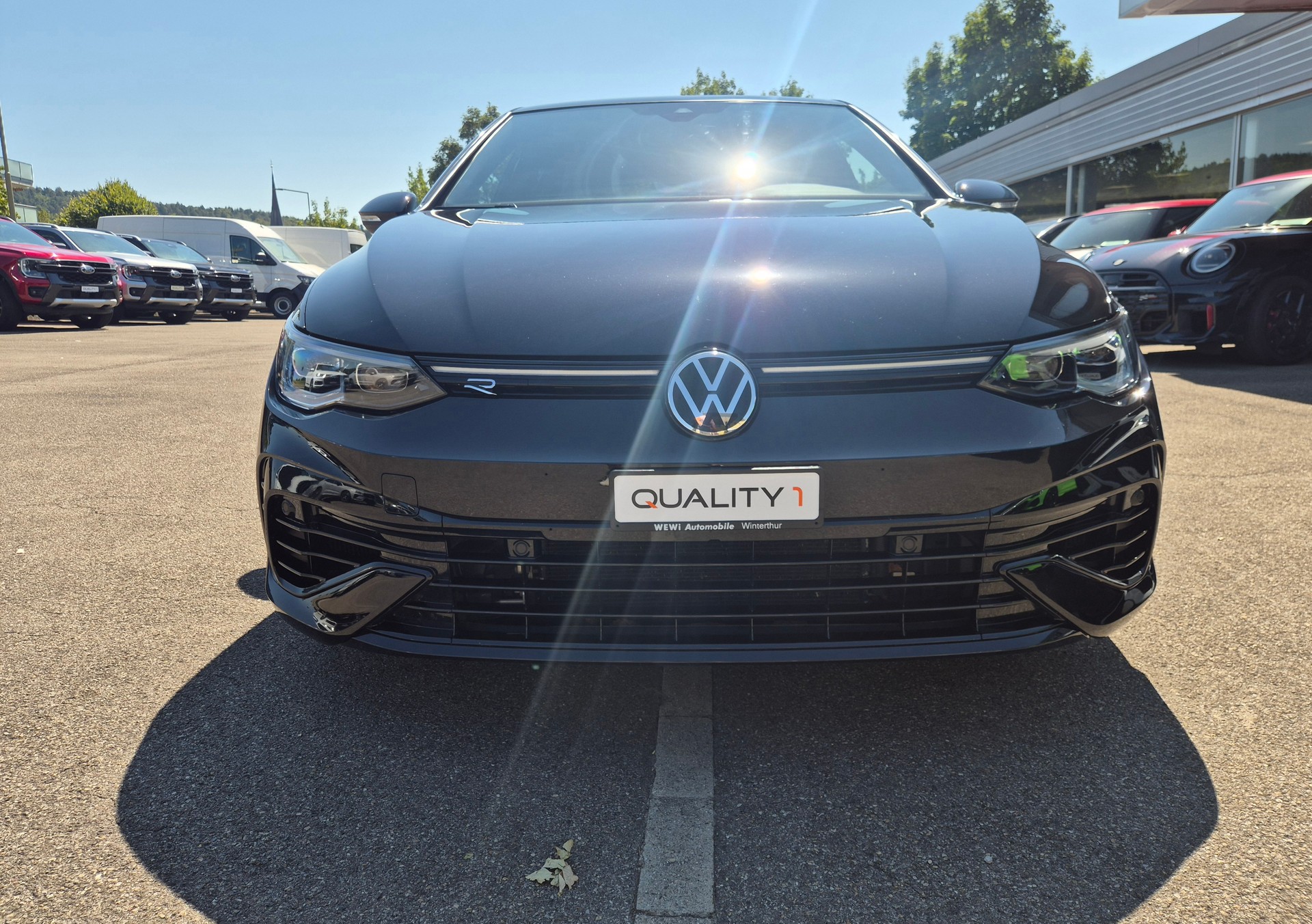 VW Golf 2.0 TSI R DSG 4Motion-image-2