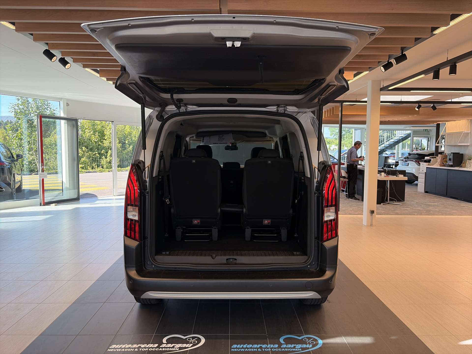 PEUGEOT Rifter Long 1.5 BlueHDi 7 Plätzer GT EAT-Automat-image-7