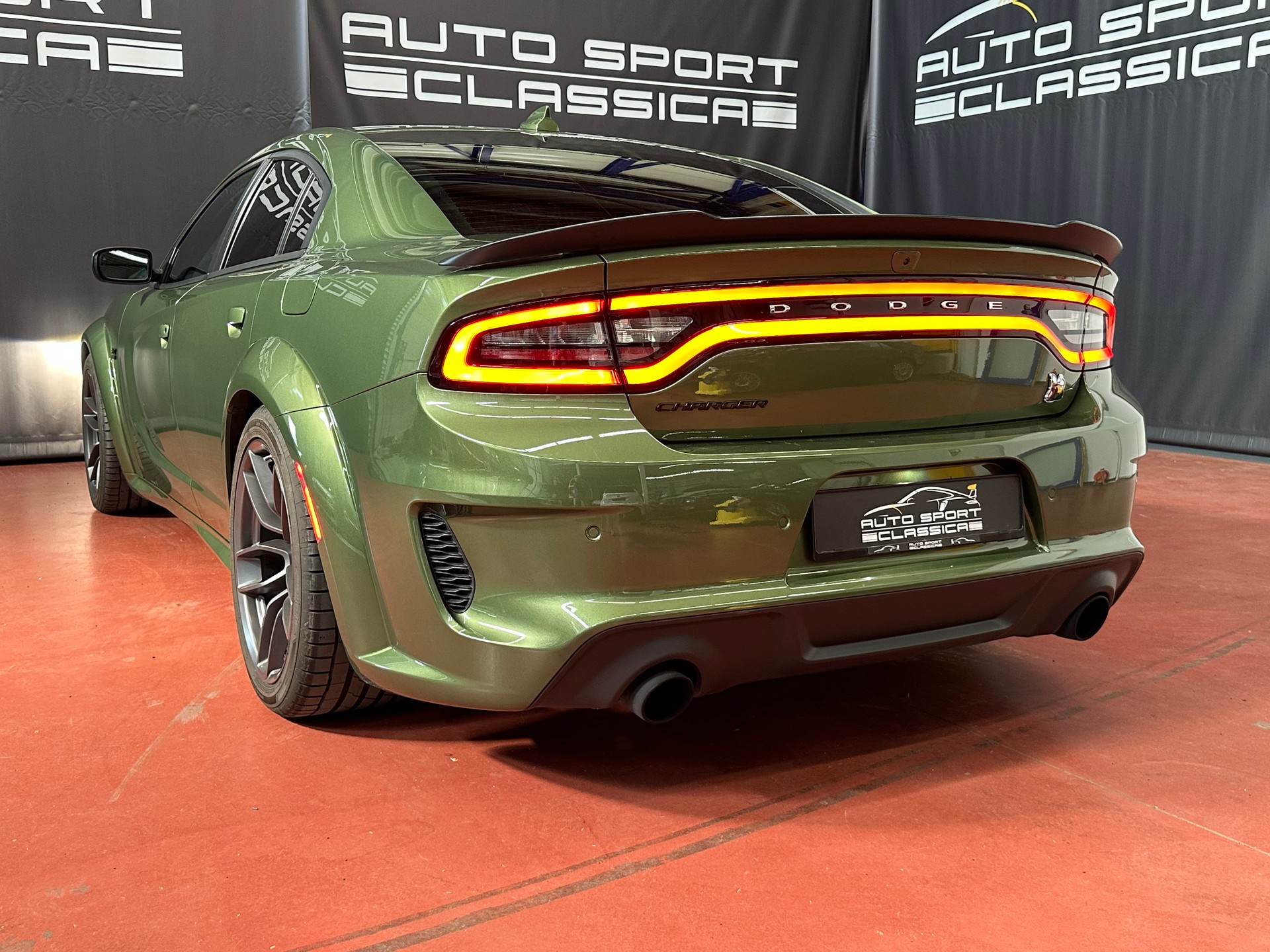 DODGE Charger SRT 392 Widebody Scat Pack-image-9