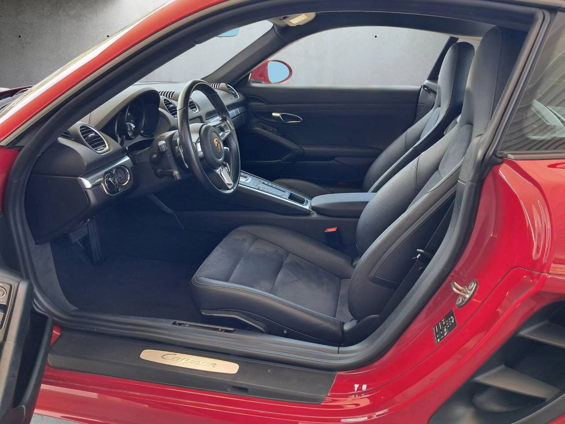 PORSCHE 718 Cayman-image-3