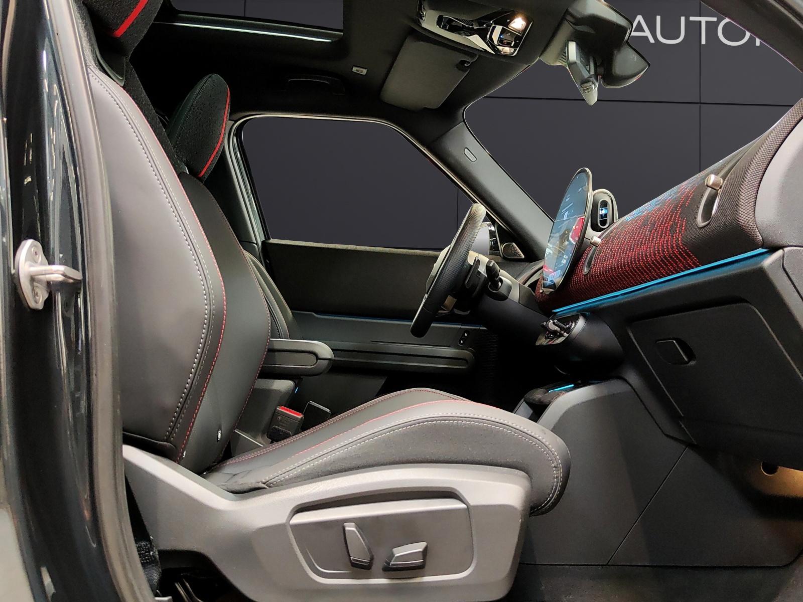 MINI Countryman U25 2.0i John Cooper Works ALL4-image-19