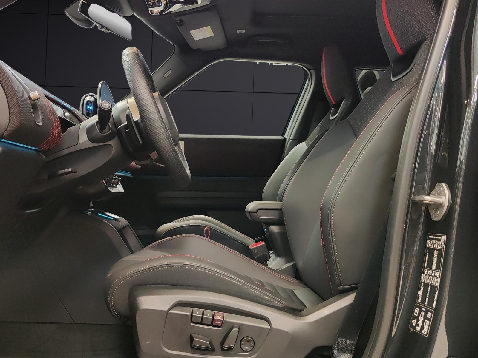 MINI Countryman U25 2.0i John Cooper Works ALL4-image-9