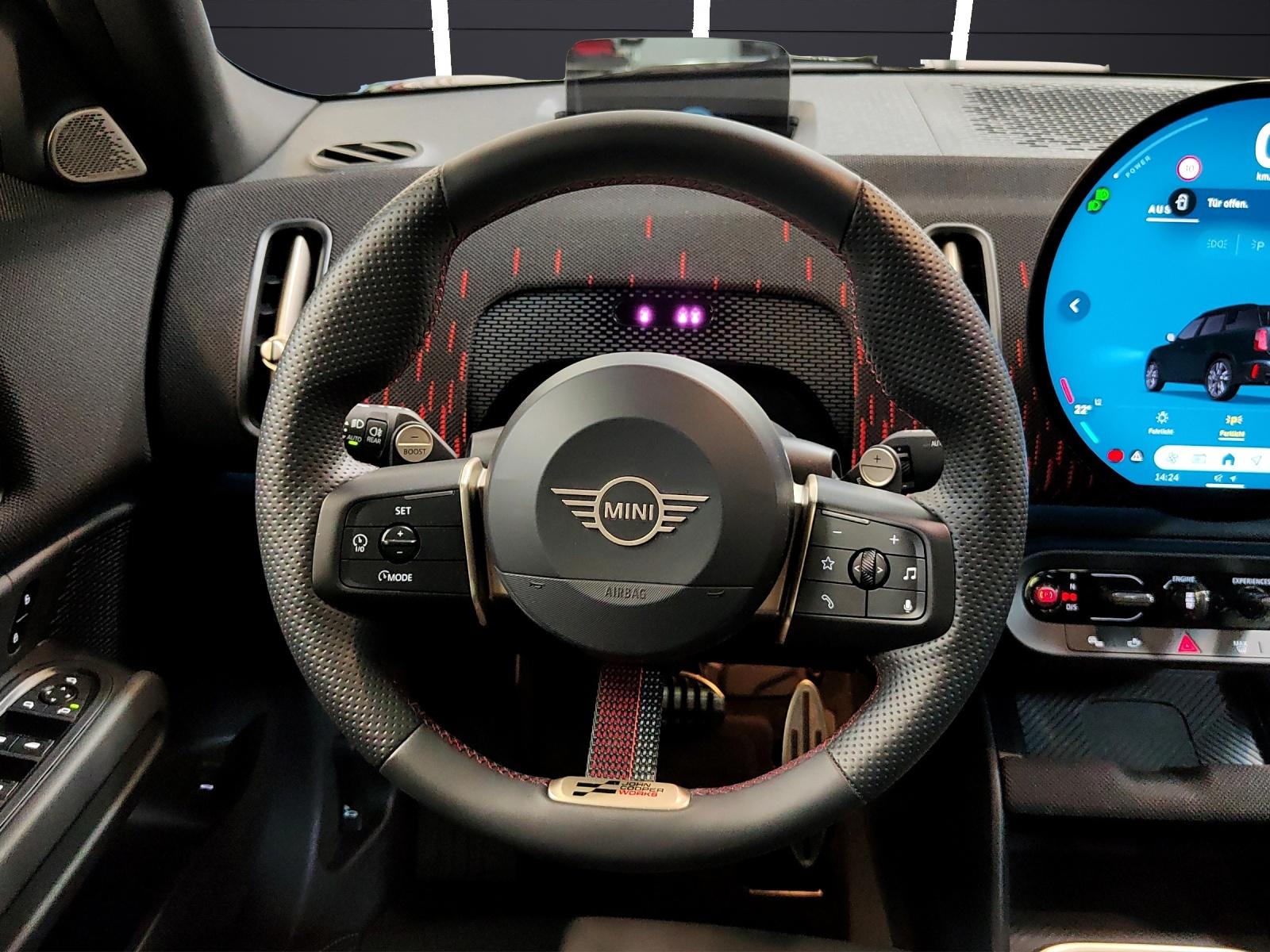 MINI Countryman U25 2.0i John Cooper Works ALL4-image-11