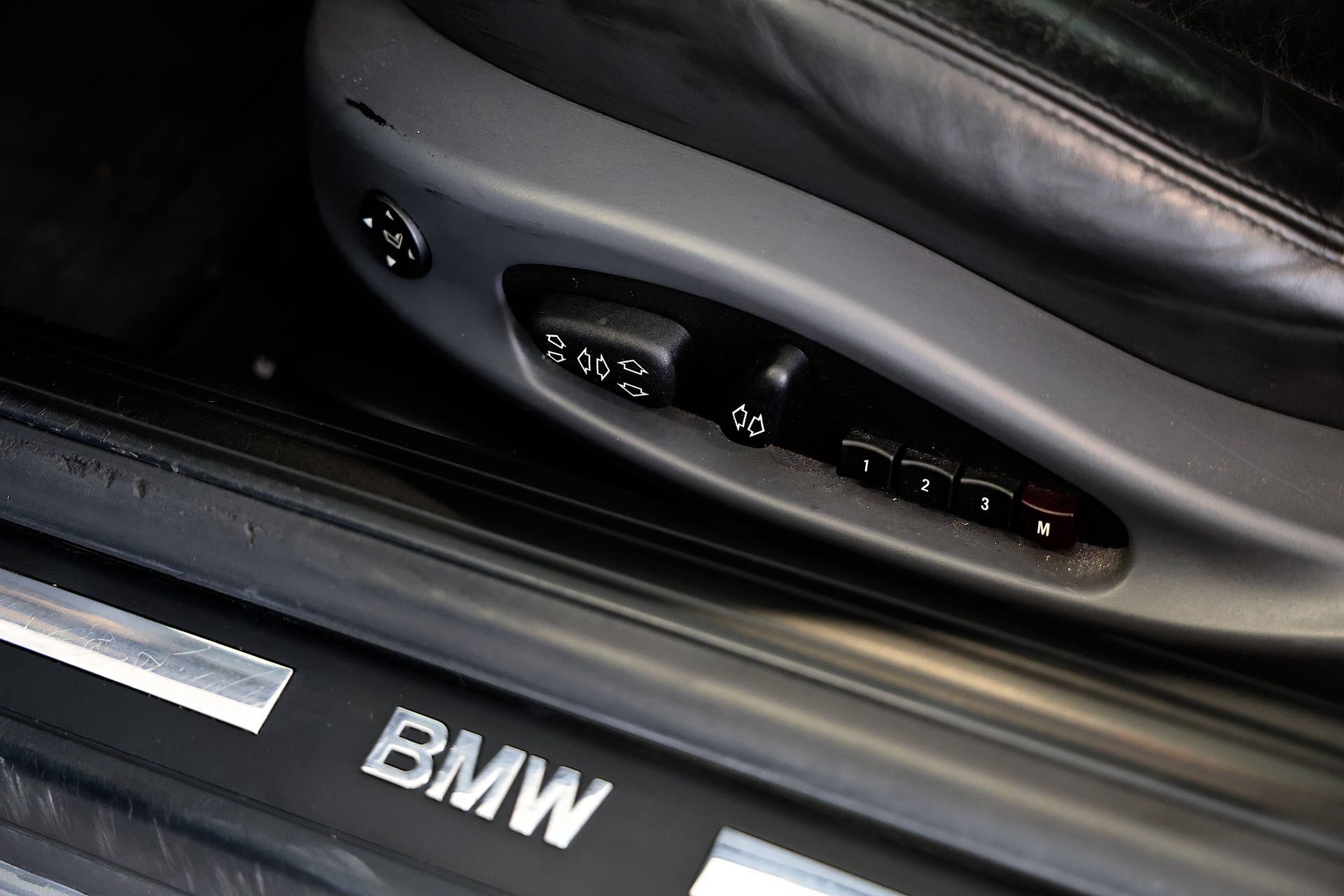 BMW 645Ci V8 Coupé *frisch Ab MFK*-image-12