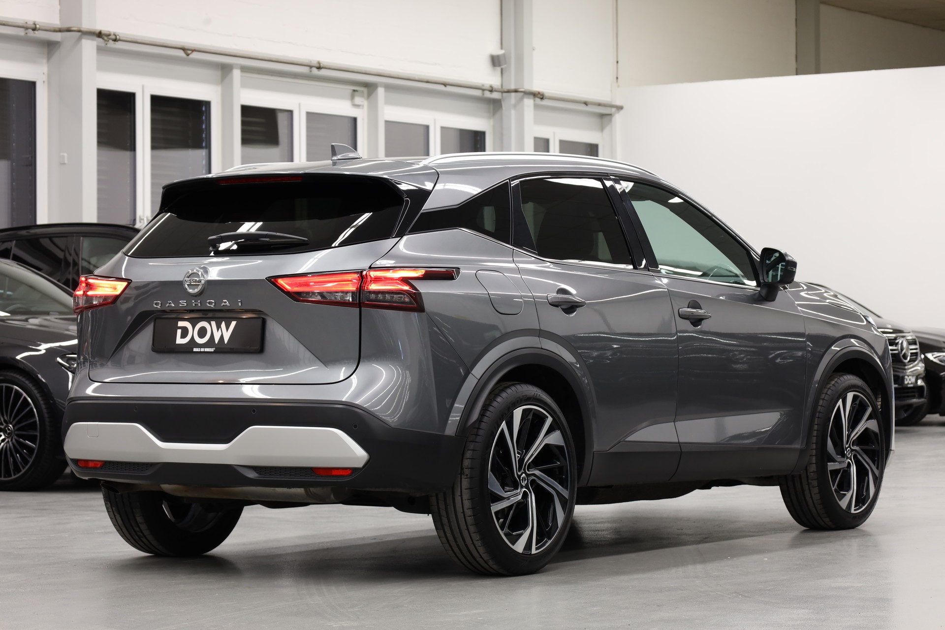NISSAN Qashqai 1.3 DIG-T Tekna+ 4x4-image-5