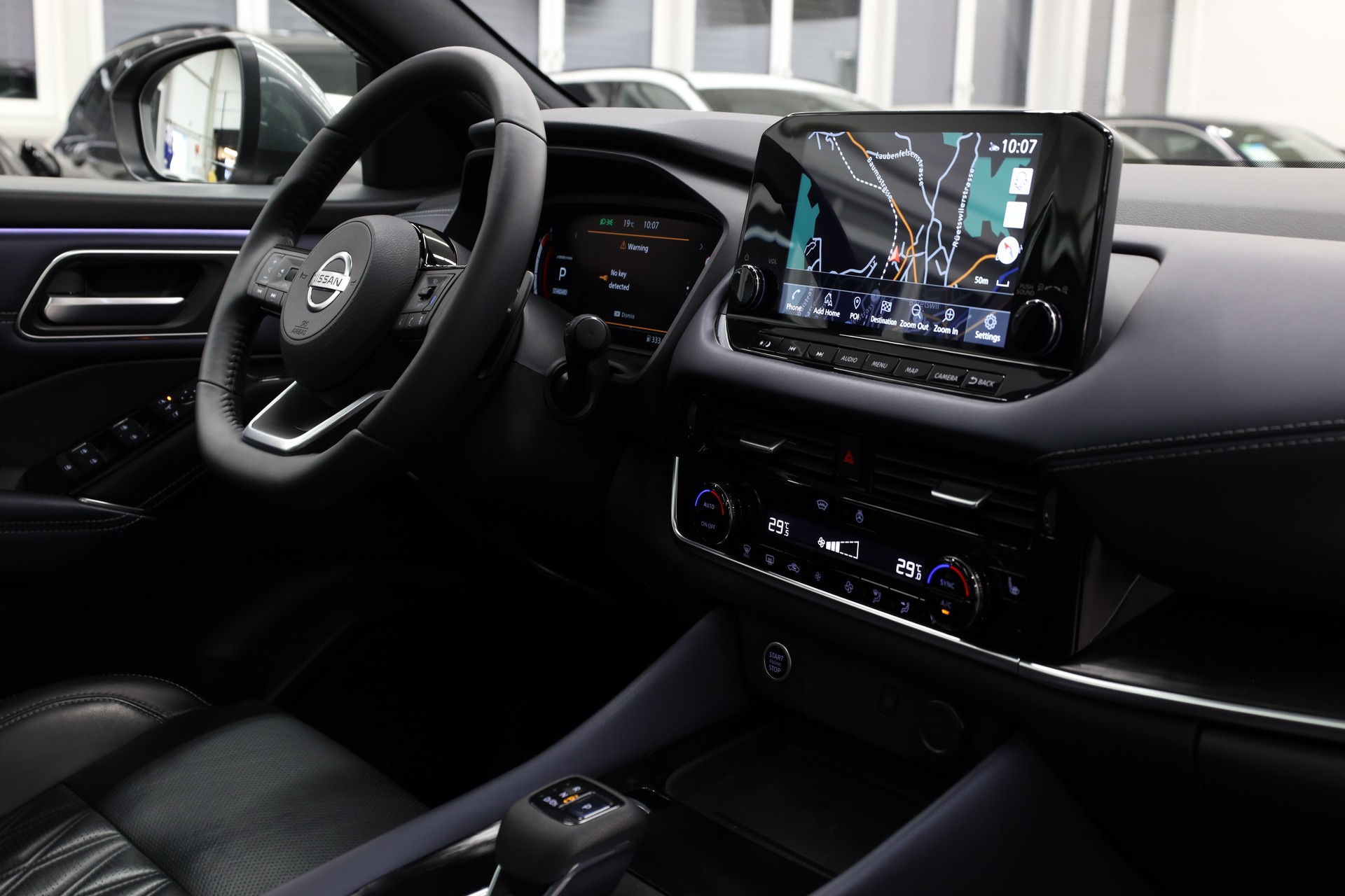 NISSAN Qashqai 1.3 DIG-T Tekna+ 4x4-image-15