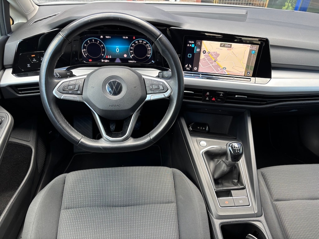 VW Golf 1.0 TSI Value-image-9