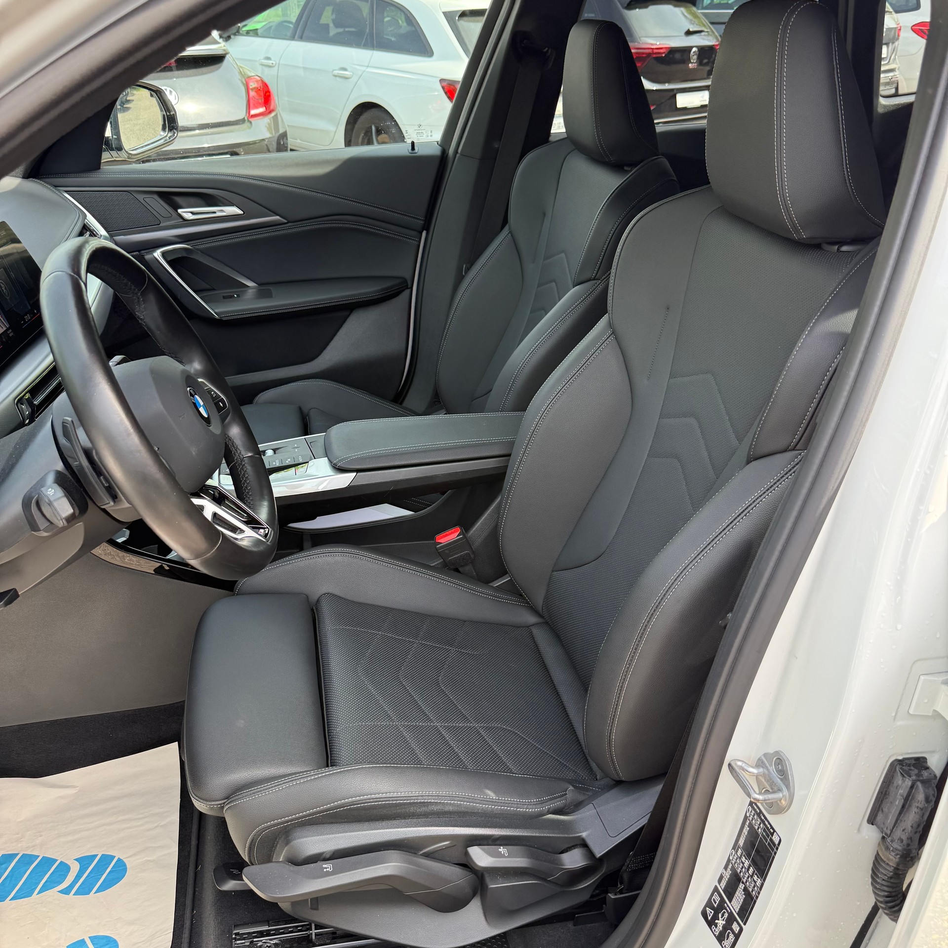 BMW X1 xDrive 20d 48V M Sport *PANORAMA-DACH / ANHÄNGERKUPPLUNG / CH-FAHRZEUG*-image-9