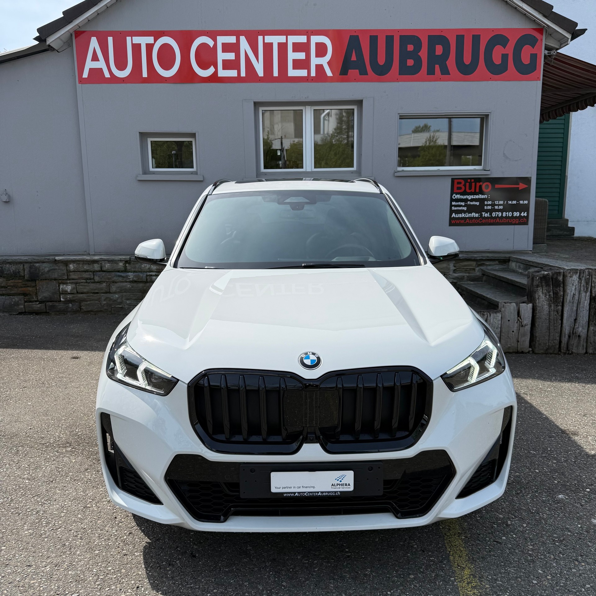 BMW X1 xDrive 20d 48V M Sport *PANORAMA-DACH / ANHÄNGERKUPPLUNG / CH-FAHRZEUG*-image-2