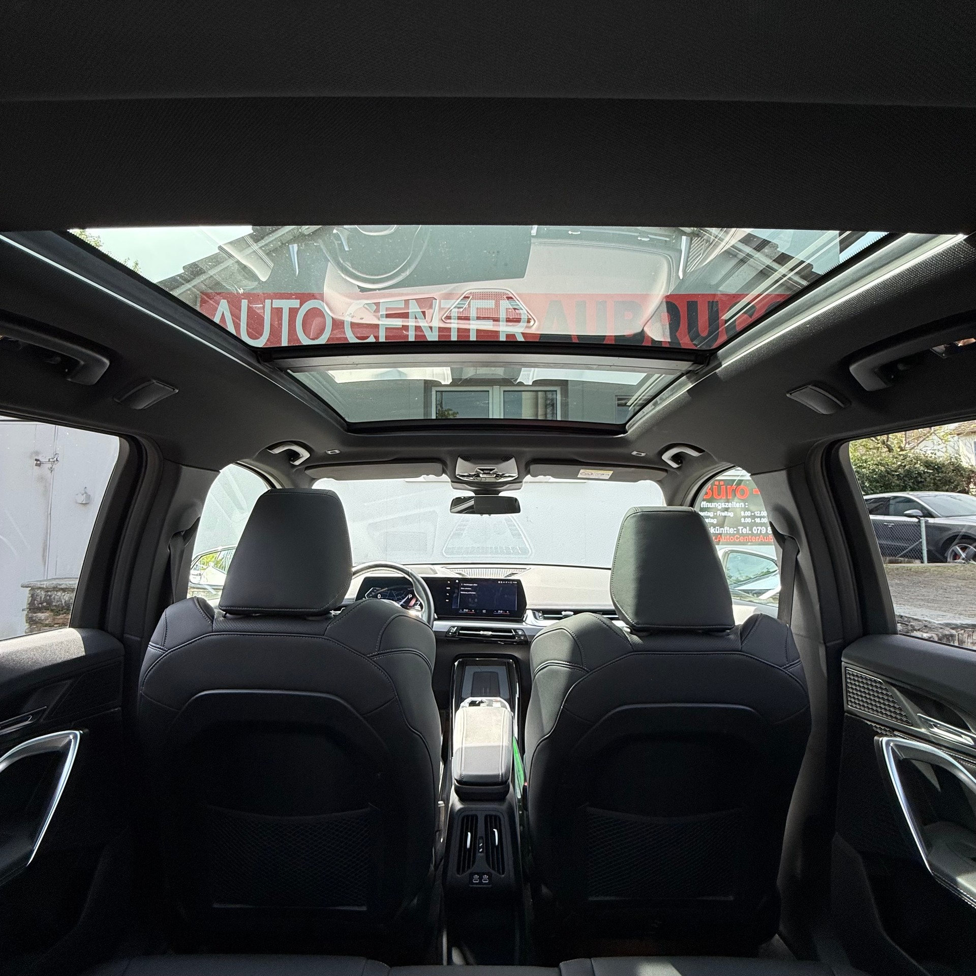 BMW X1 xDrive 20d 48V M Sport *PANORAMA-DACH / ANHÄNGERKUPPLUNG / CH-FAHRZEUG*-image-17