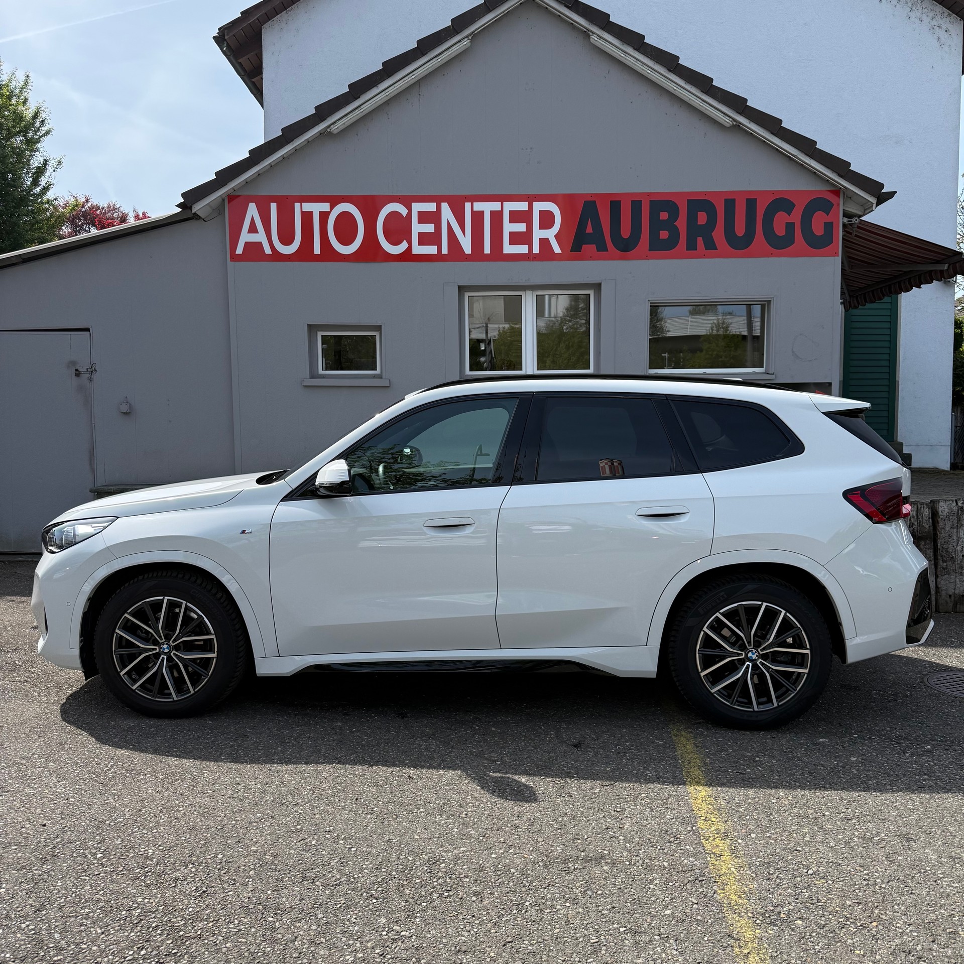 BMW X1 xDrive 20d 48V M Sport *PANORAMA-DACH / ANHÄNGERKUPPLUNG / CH-FAHRZEUG*-image-6