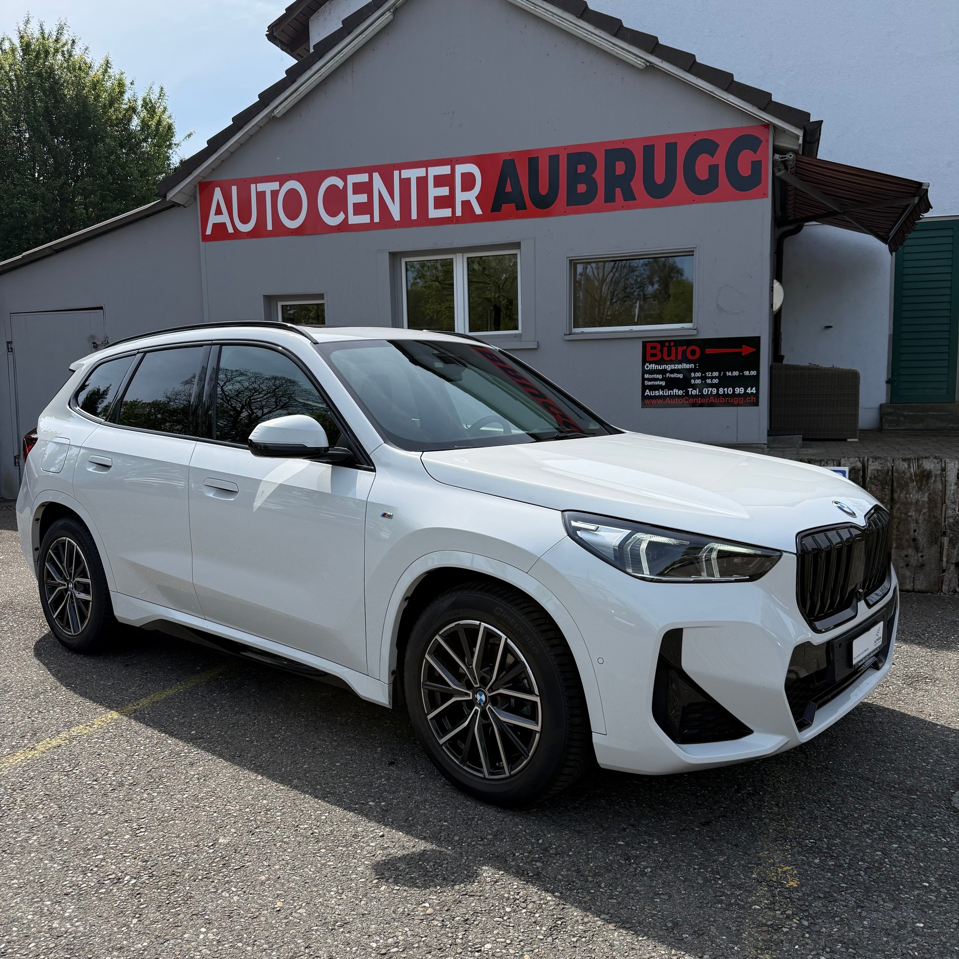 BMW X1 xDrive 20d 48V M Sport *PANORAMA-DACH / ANHÄNGERKUPPLUNG / CH-FAHRZEUG*-image-0