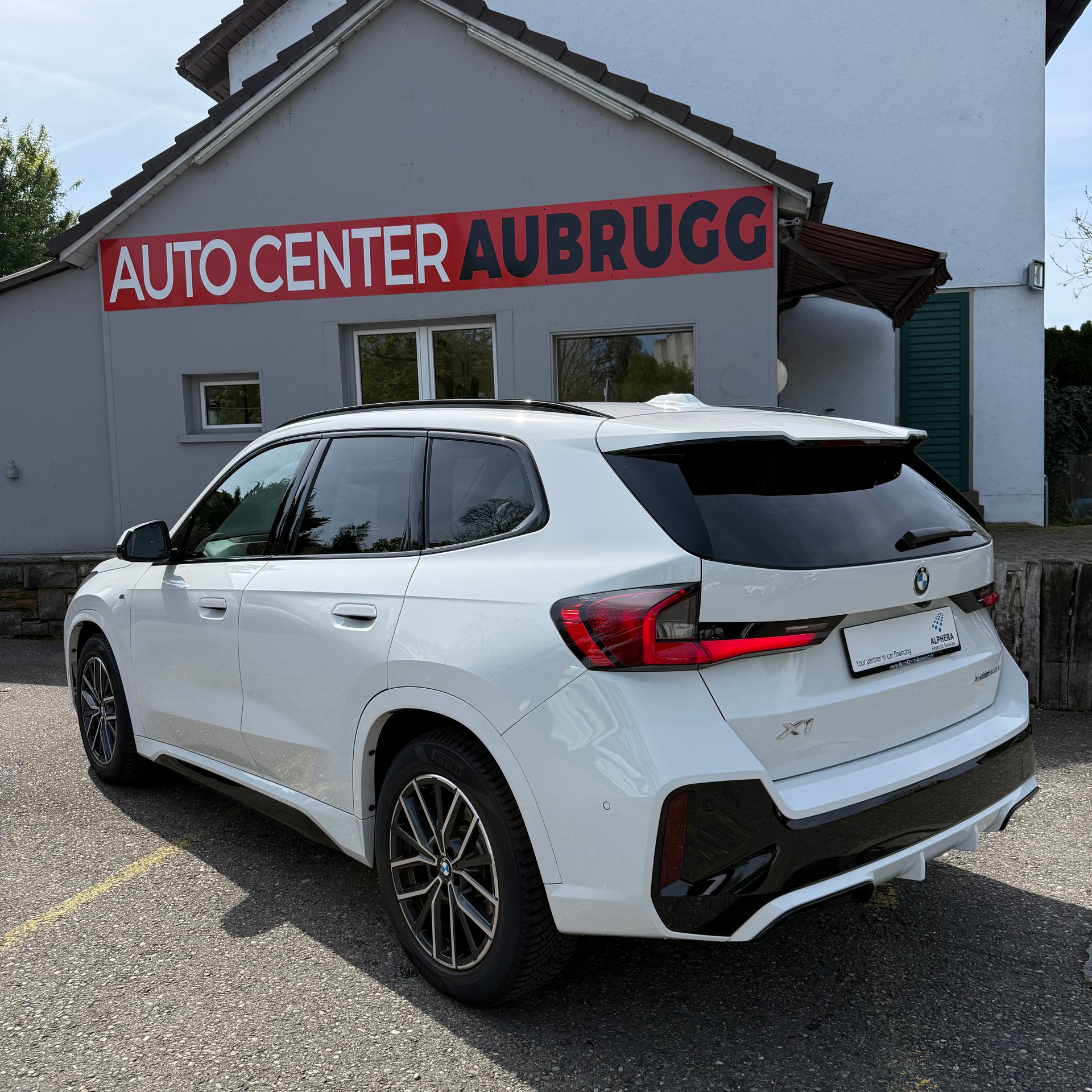 BMW X1 xDrive 20d 48V M Sport *PANORAMA-DACH / ANHÄNGERKUPPLUNG / CH-FAHRZEUG*-image-1