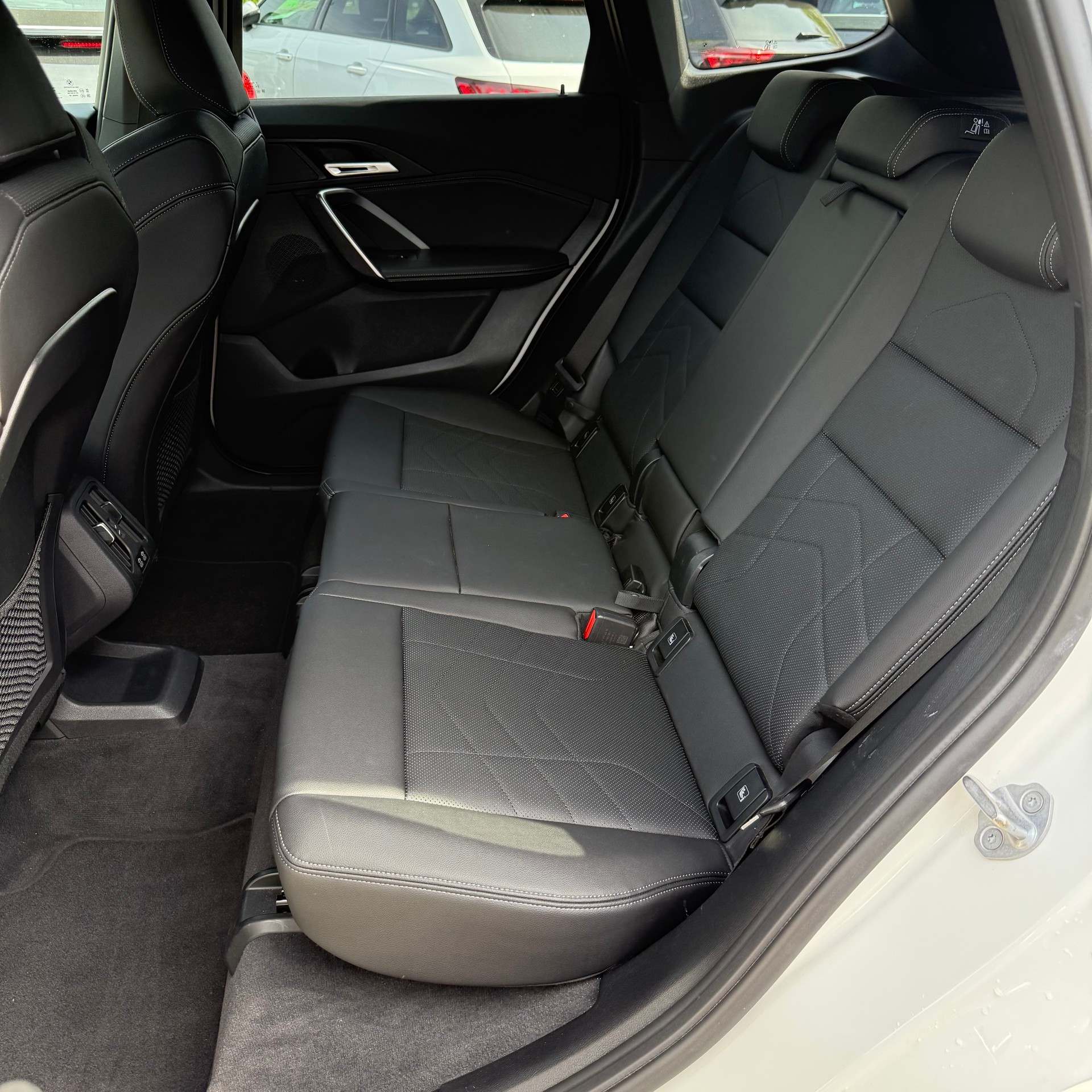 BMW X1 xDrive 20d 48V M Sport *PANORAMA-DACH / ANHÄNGERKUPPLUNG / CH-FAHRZEUG*-image-10
