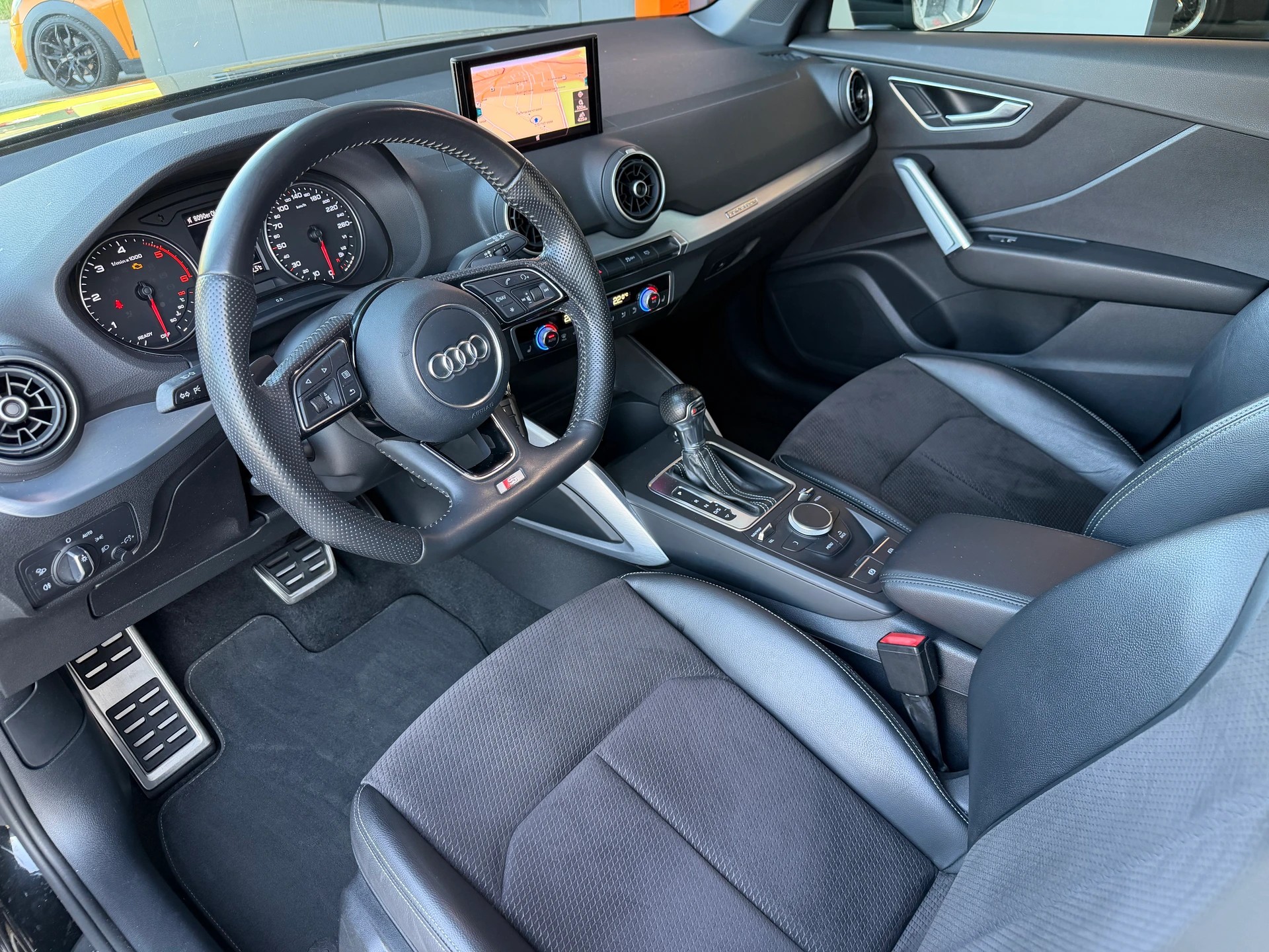 AUDI Q2 2.0 TDI sport quattro S-tronic-image-5