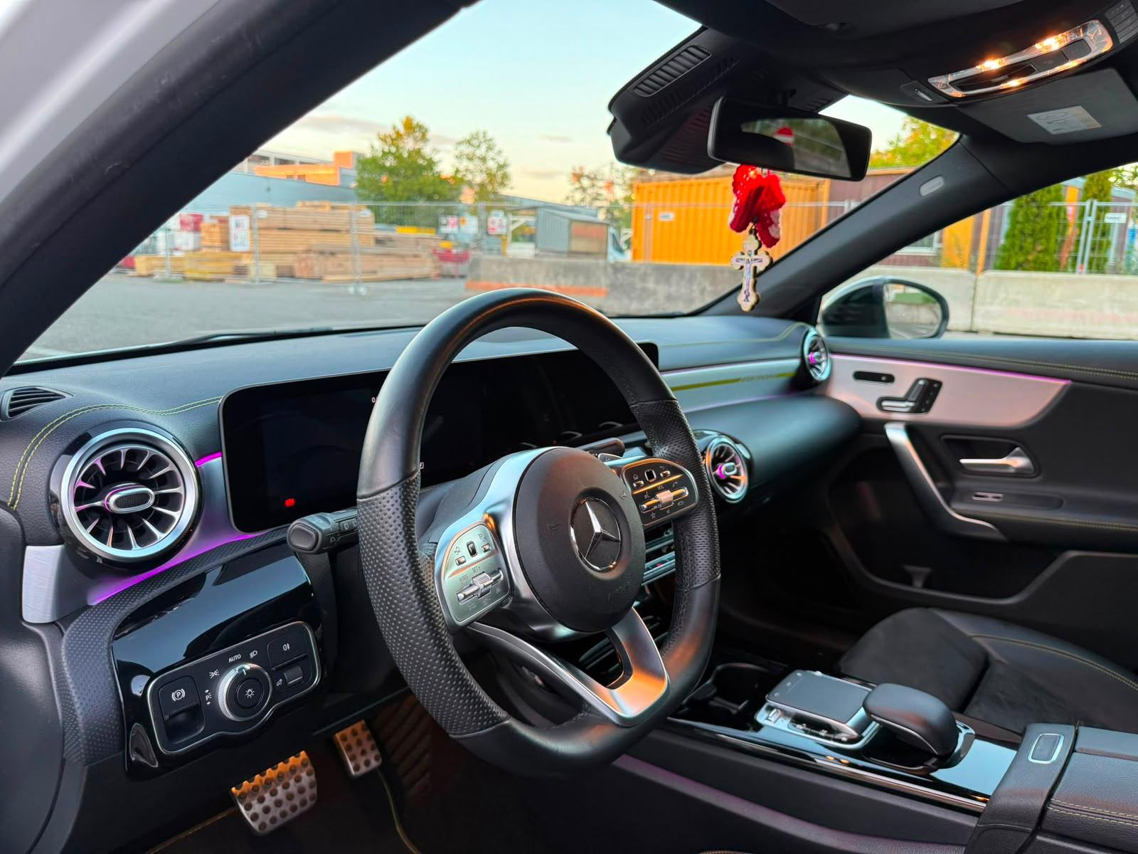 MERCEDES-BENZ A 180 d Edition-image-7