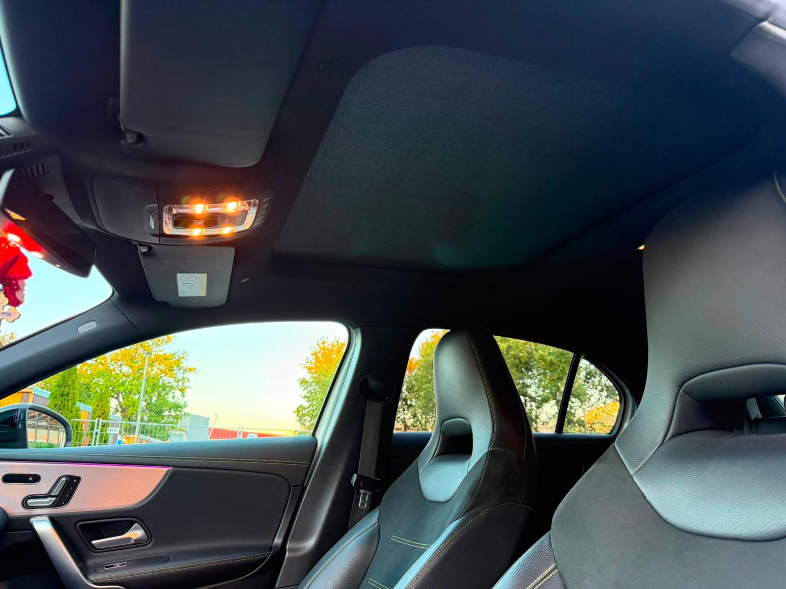 MERCEDES-BENZ A 180 d Edition-image-10