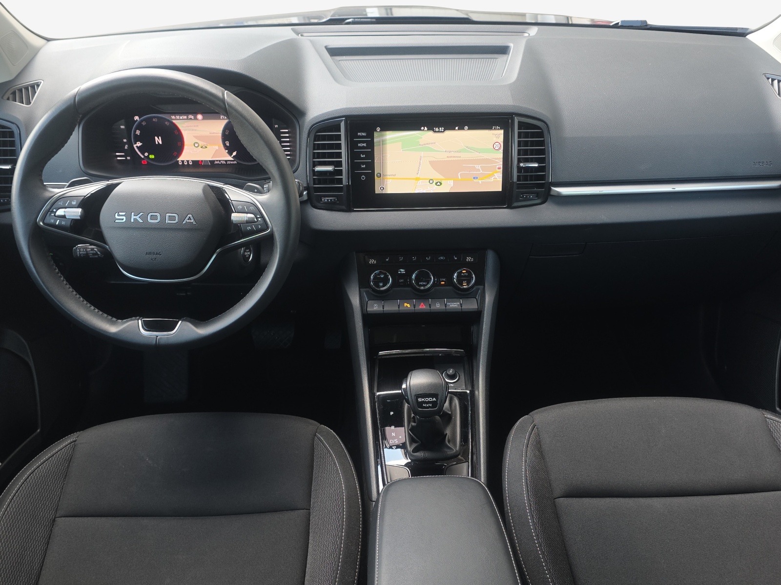 SKODA Karoq 2.0 TDI CR Selection 4x4 DSG-image-8