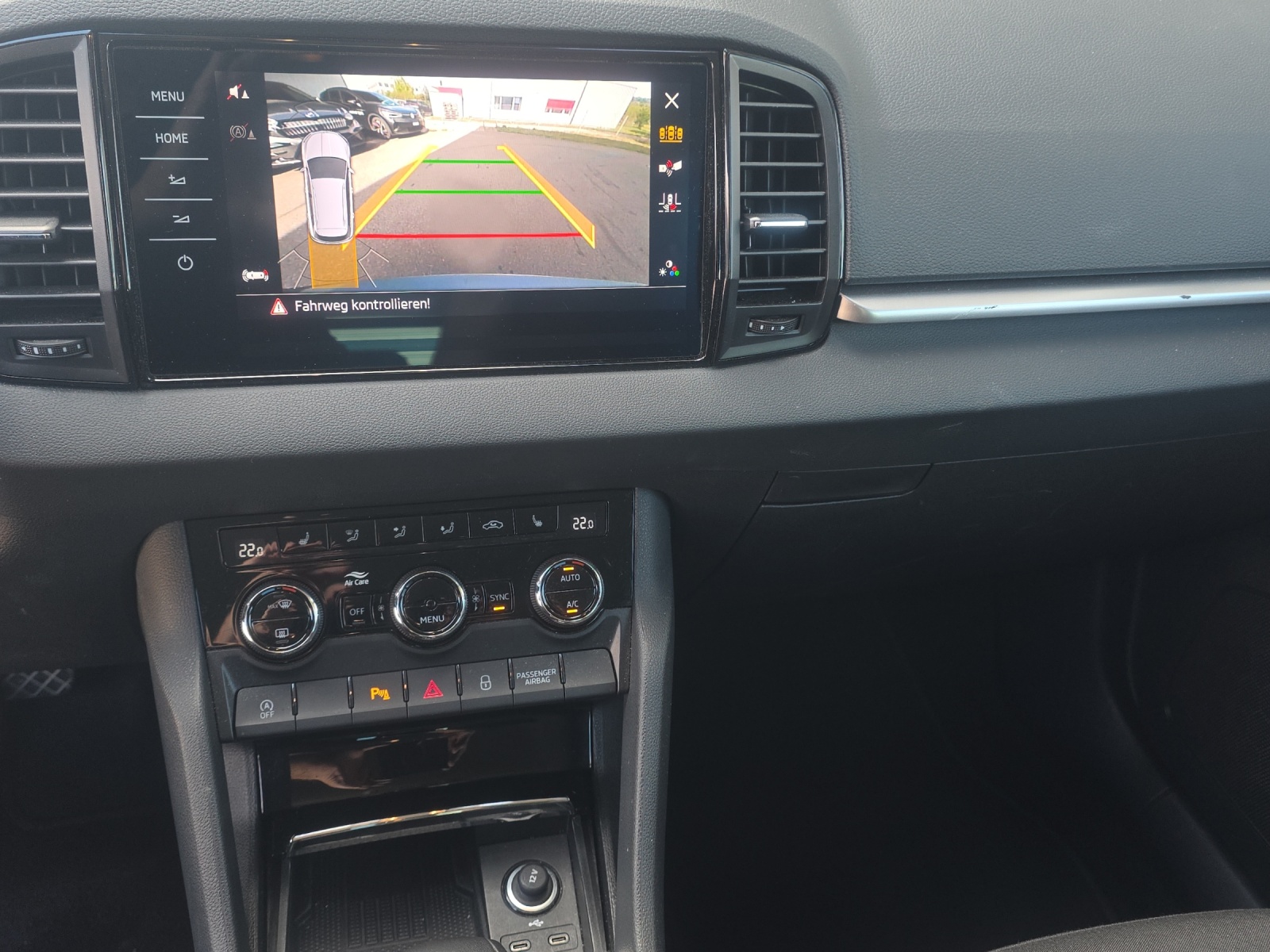 SKODA Karoq 2.0 TDI CR Selection 4x4 DSG-image-10