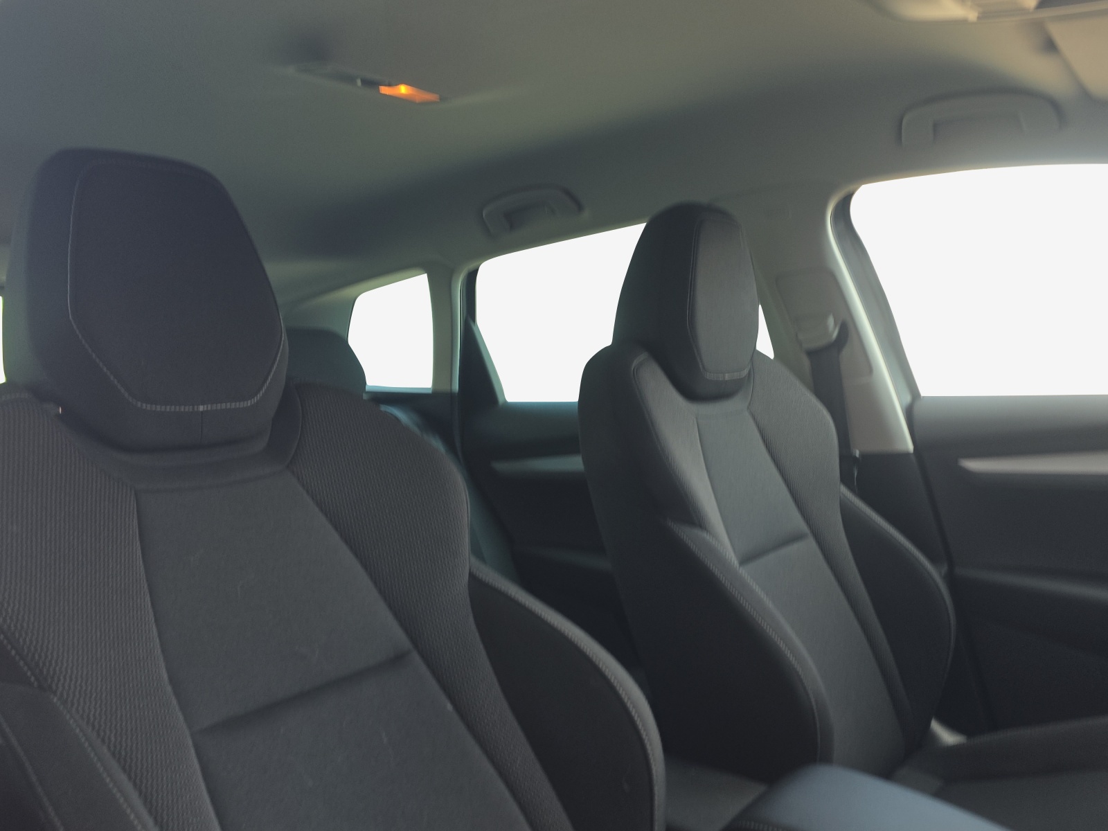 SKODA Karoq 2.0 TDI CR Selection 4x4 DSG-image-14