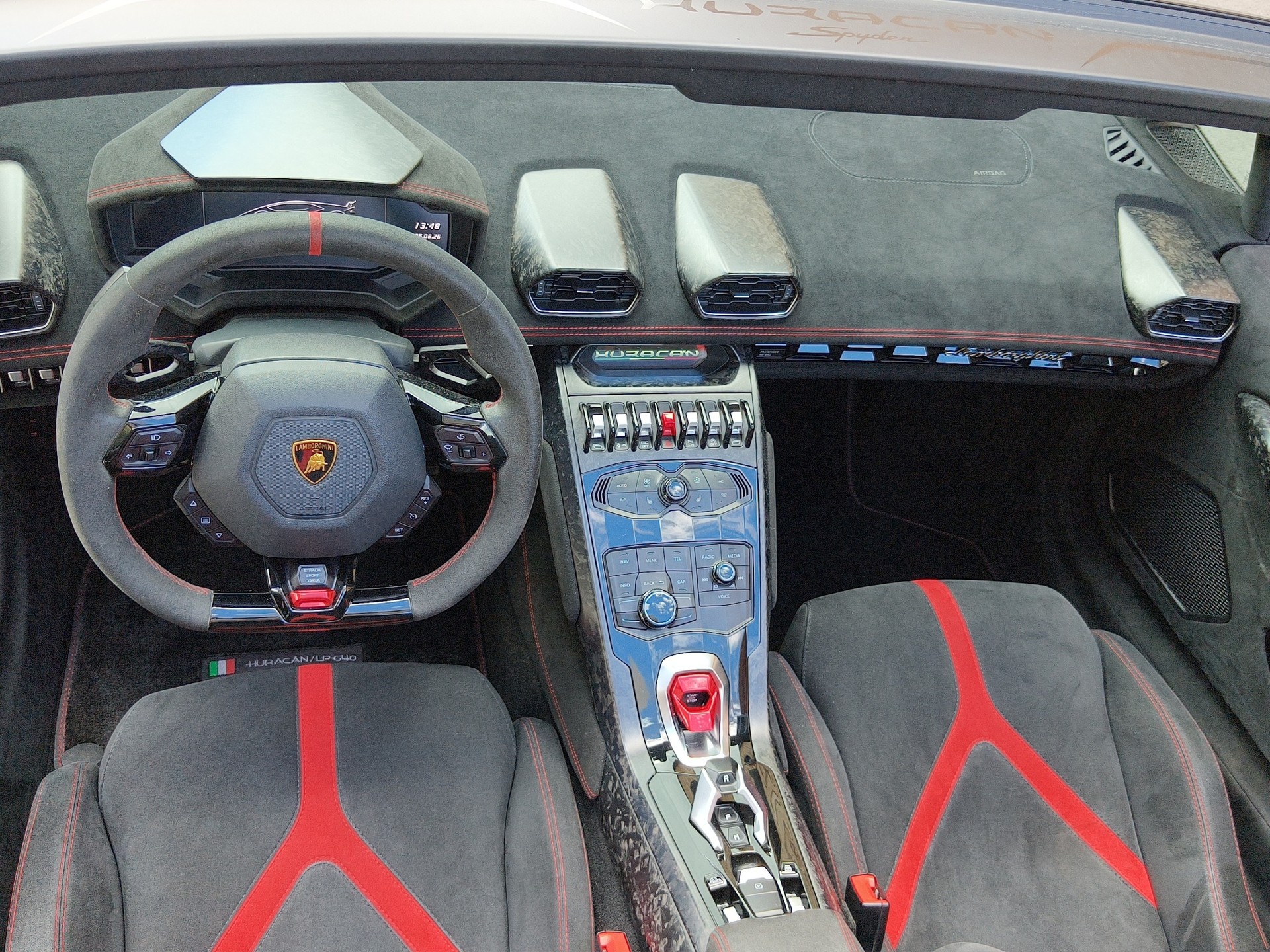 LAMBORGHINI Huracan LP640-4 Spyder Performante DCT-image-9