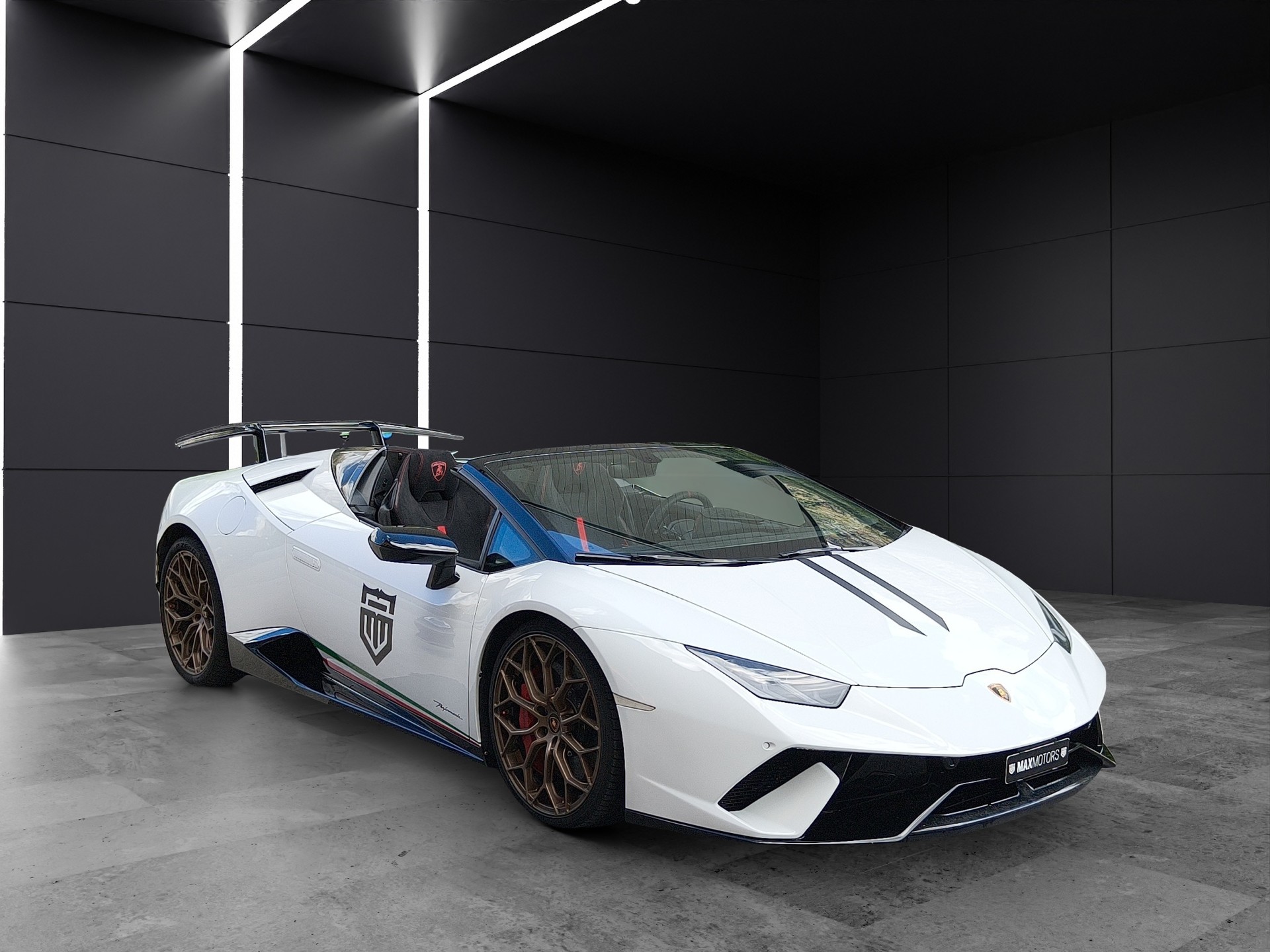 LAMBORGHINI Huracan LP640-4 Spyder Performante DCT-image-1
