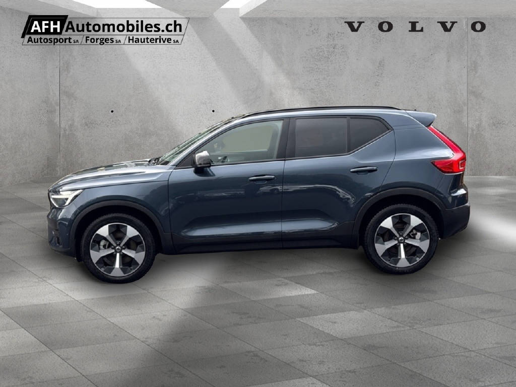 VOLVO XC40 2.0 B3 MH Plus Dark-image-4