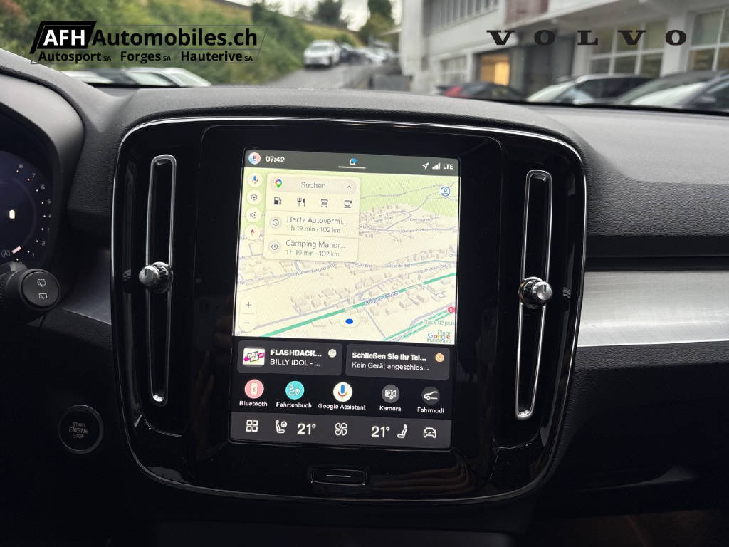 VOLVO XC40 2.0 B3 MH Plus Dark-image-14