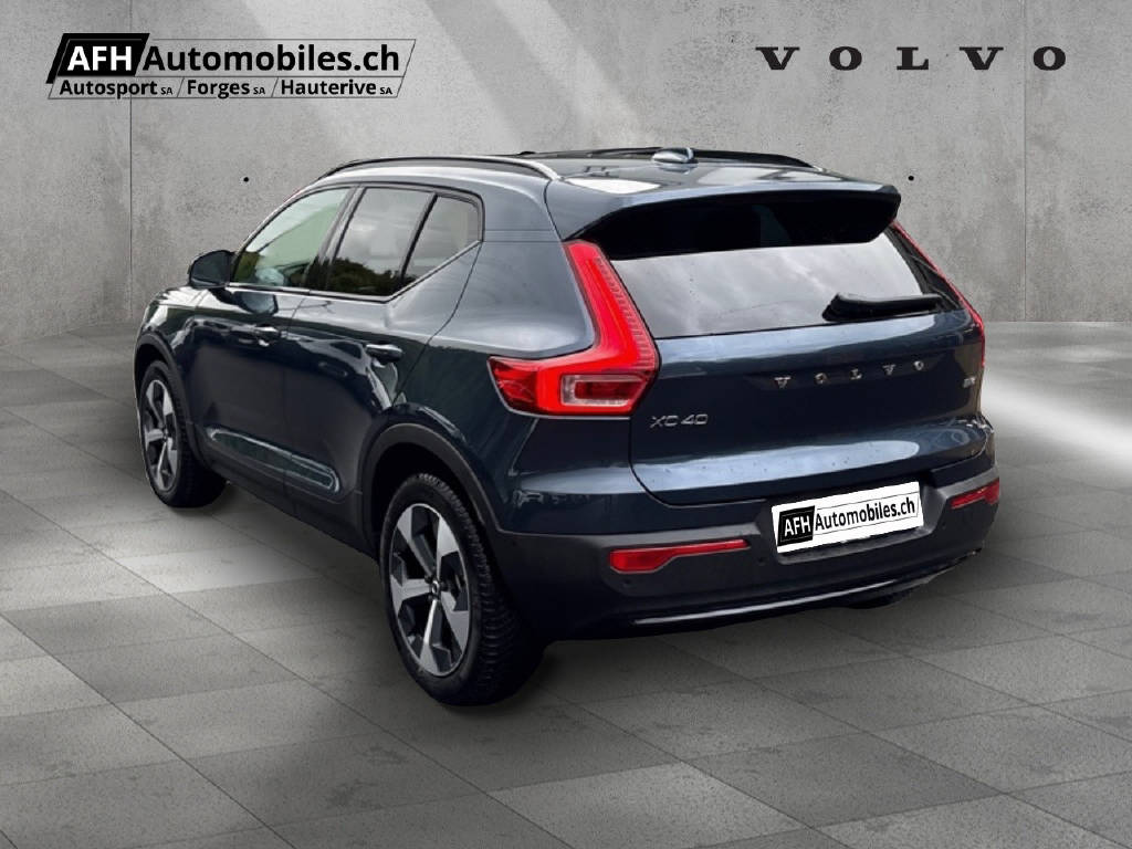 VOLVO XC40 2.0 B3 MH Plus Dark-image-5