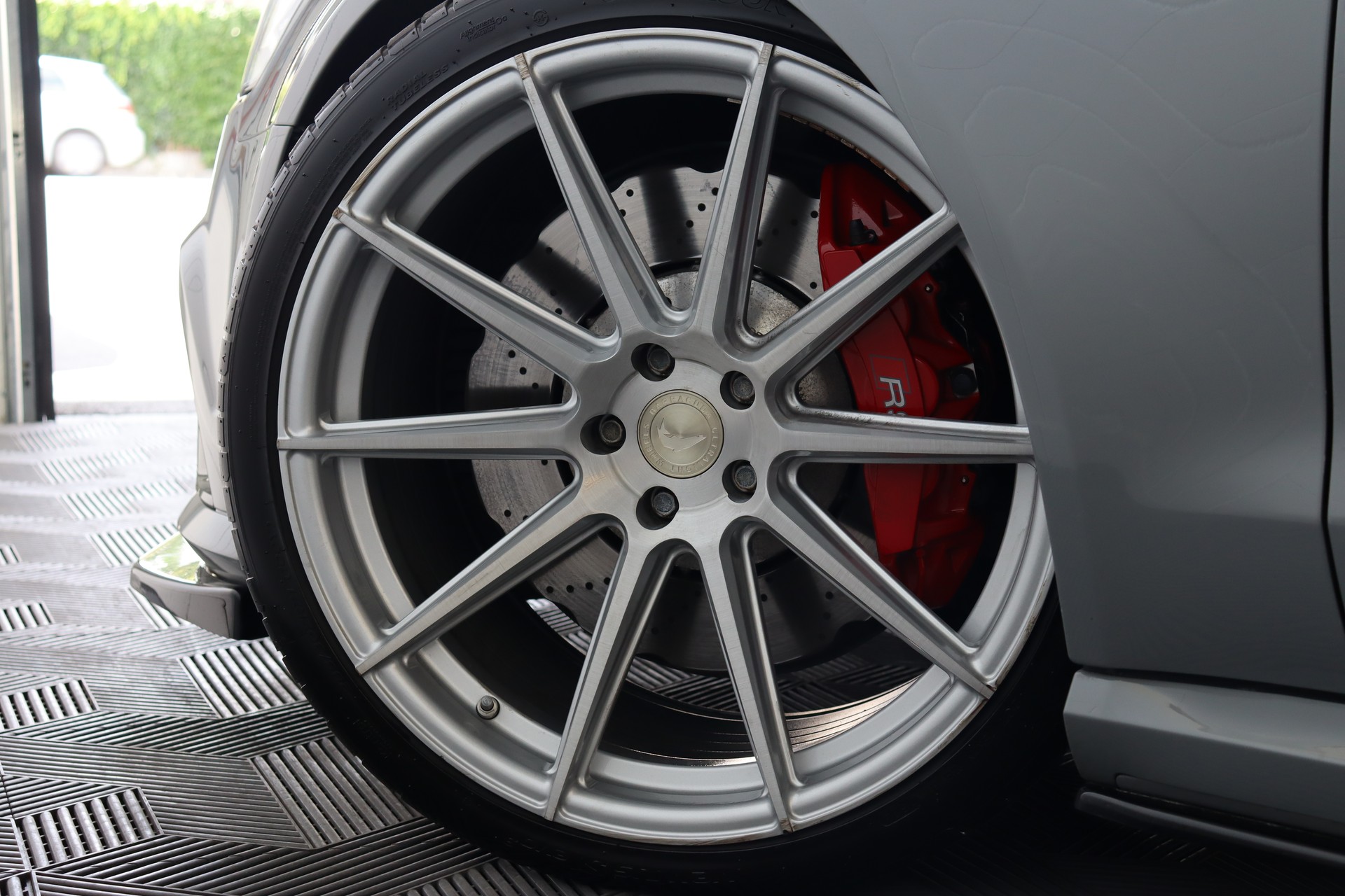 AUDI RS6 Avant 4.0 TFSI V8 QUATTRO TIPTRONIC ** MILLTEK AUSPUFF ** TIEFERGELEGT ** 8-FACH FELGEN ** CH-FAHRZEUG **-image-6