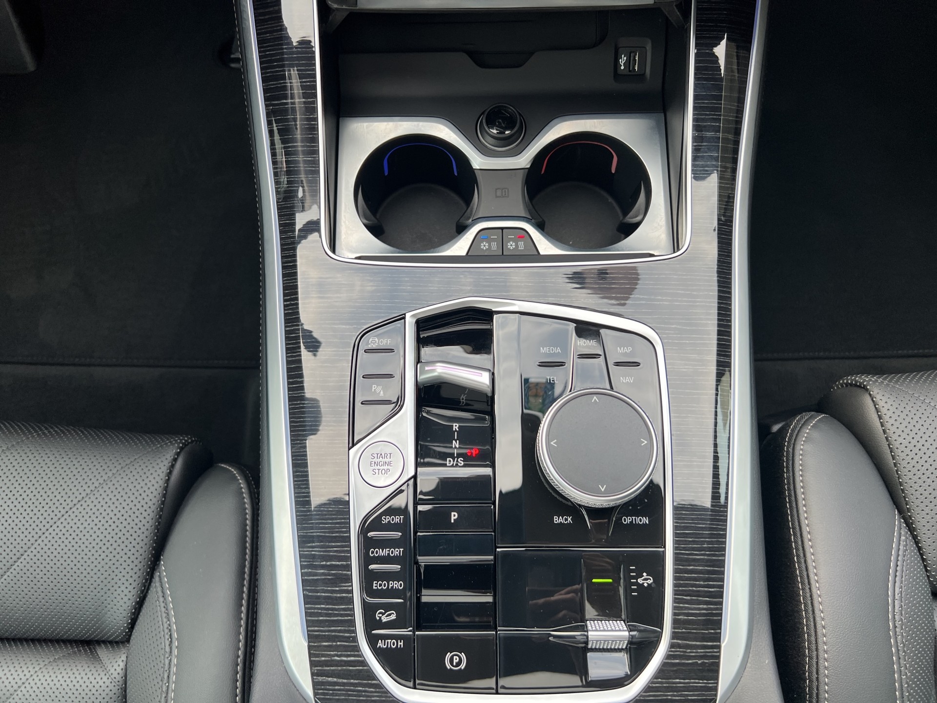 BMW X5 xDrive 48V 40d M Sport Pro Steptronic-image-16