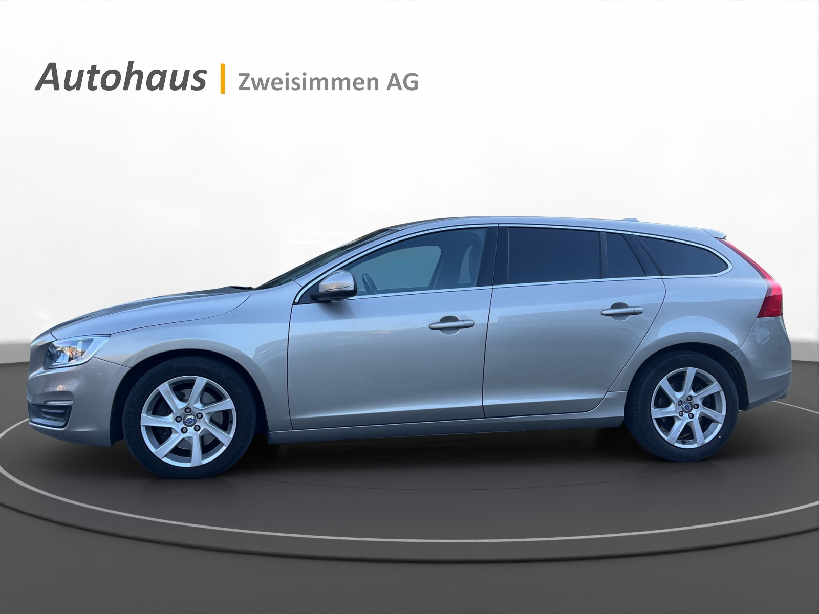 VOLVO V60 D5 AWD Momentum Geartronic-image-1