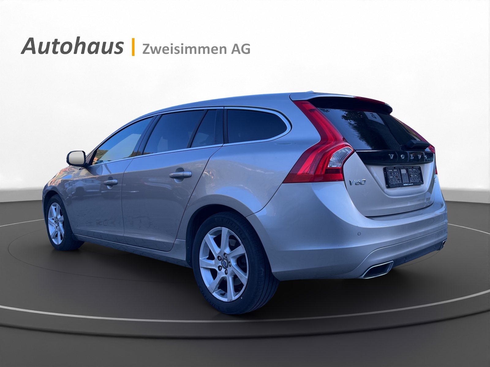 VOLVO V60 D5 AWD Momentum Geartronic-image-2